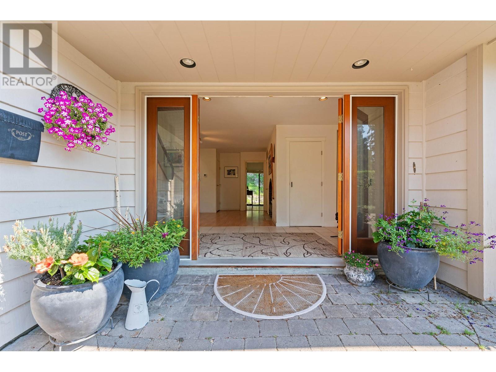 












5475 GREENLEAF ROAD

,
West Vancouver,




British Columbia
V7W1N5

