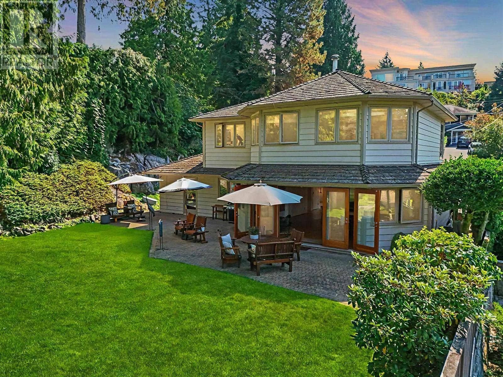 












5475 GREENLEAF ROAD

,
West Vancouver,




British Columbia
V7W1N5

