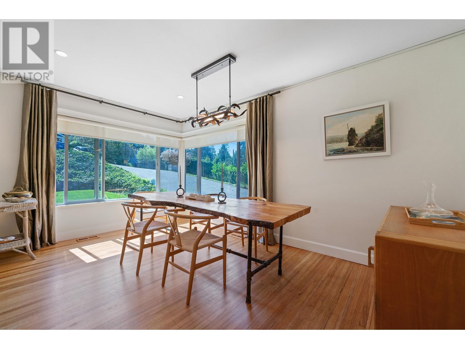 












5475 GREENLEAF ROAD

,
West Vancouver,




British Columbia
V7W1N5

