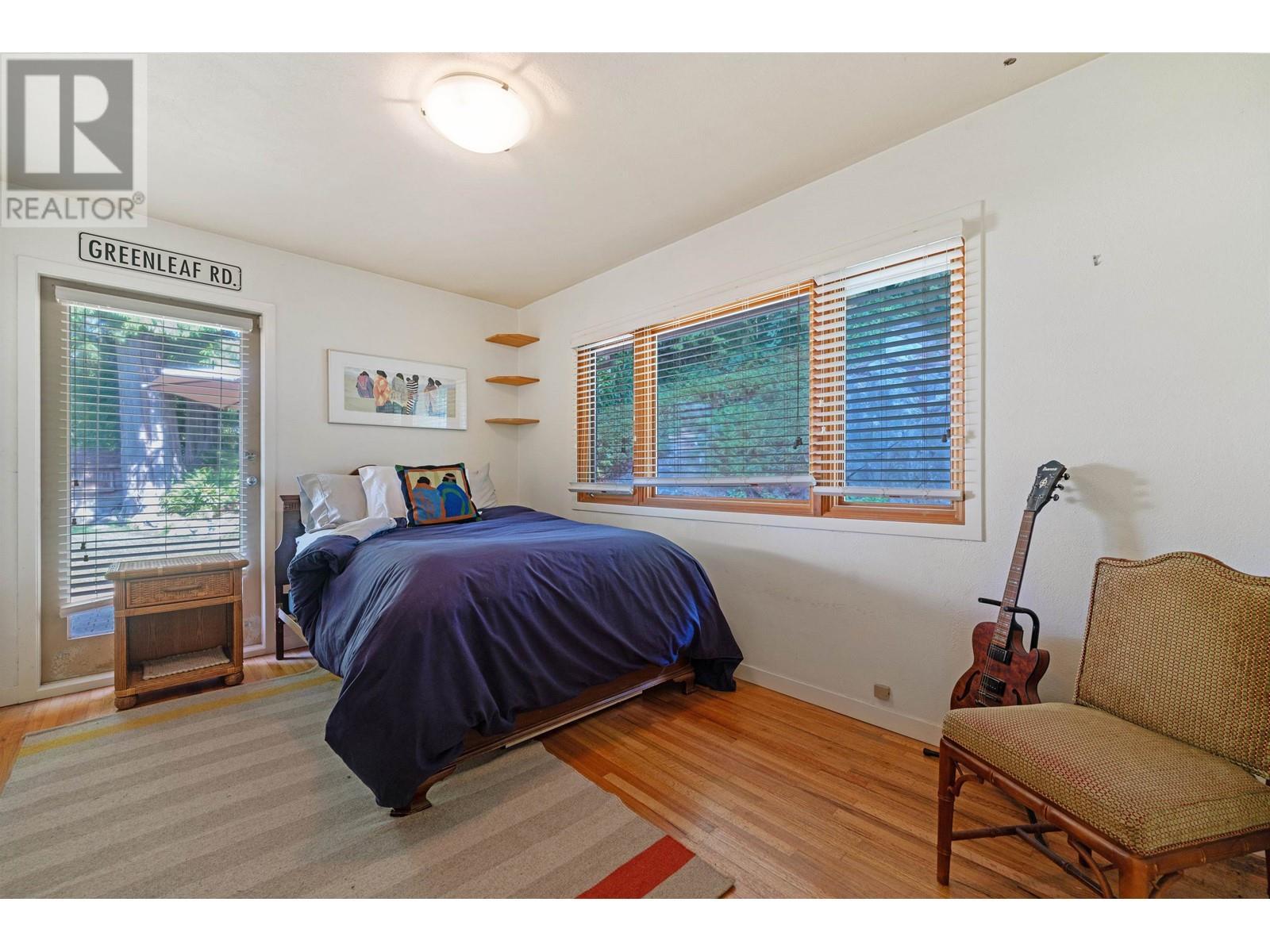 












5475 GREENLEAF ROAD

,
West Vancouver,




British Columbia
V7W1N5


