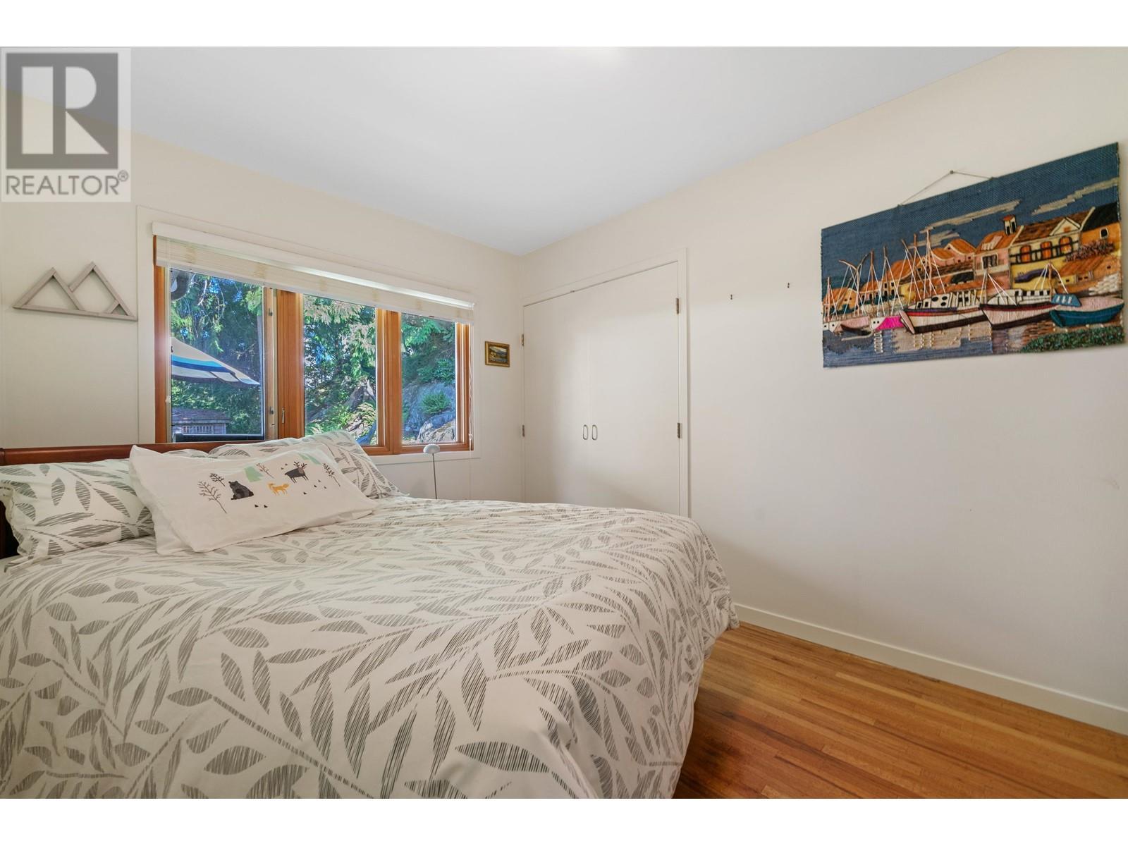 












5475 GREENLEAF ROAD

,
West Vancouver,




British Columbia
V7W1N5

