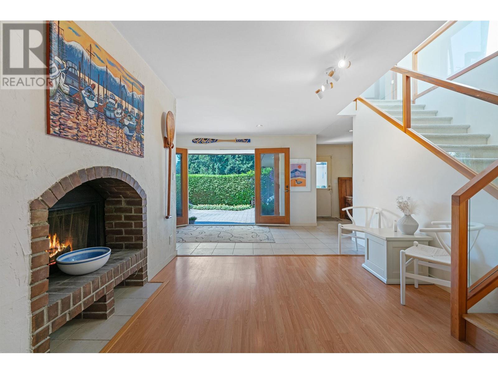 












5475 GREENLEAF ROAD

,
West Vancouver,




British Columbia
V7W1N5

