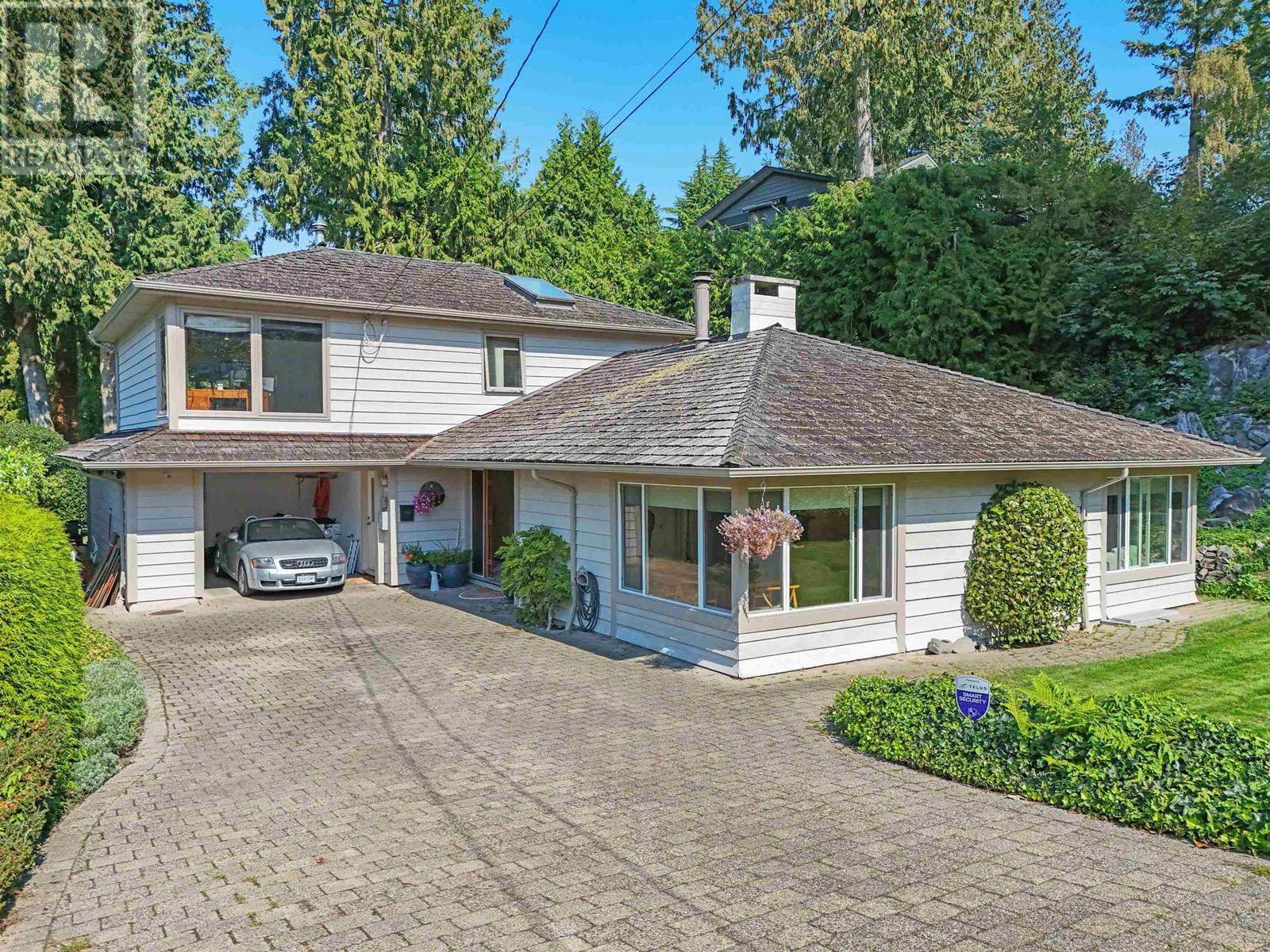 












5475 GREENLEAF ROAD

,
West Vancouver,




British Columbia
V7W1N5


