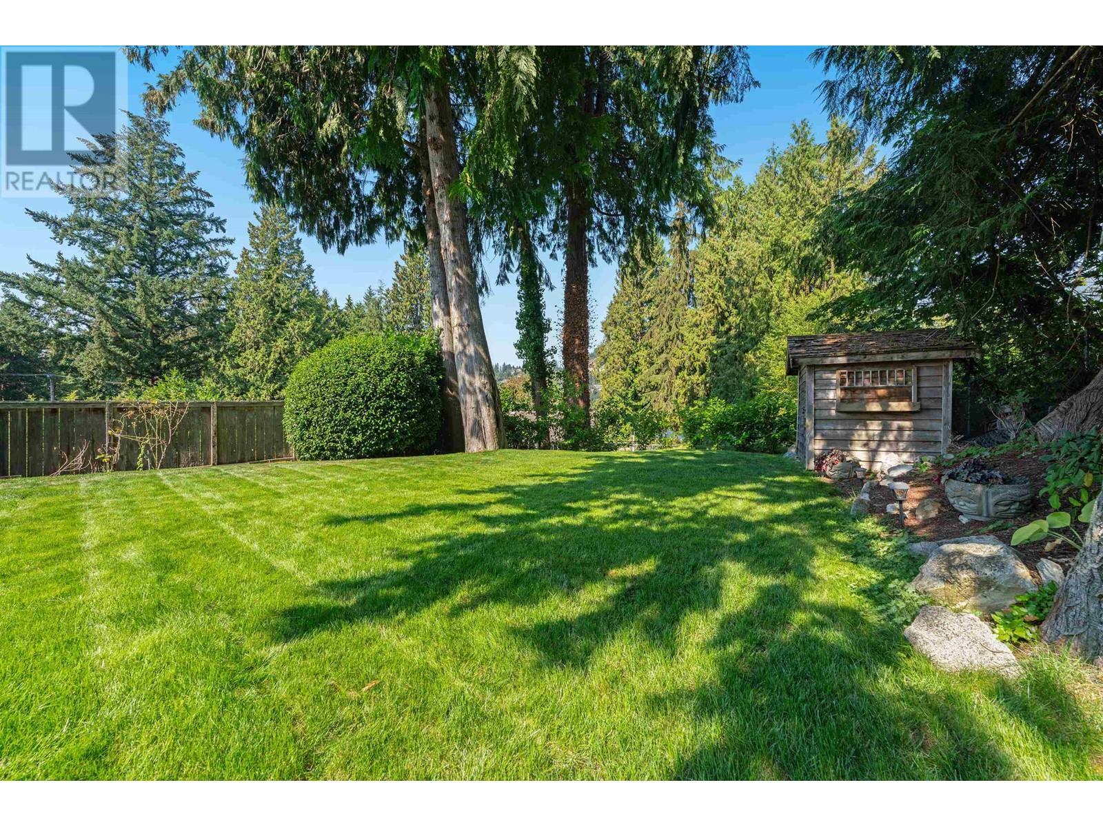 












5475 GREENLEAF ROAD

,
West Vancouver,




British Columbia
V7W1N5


