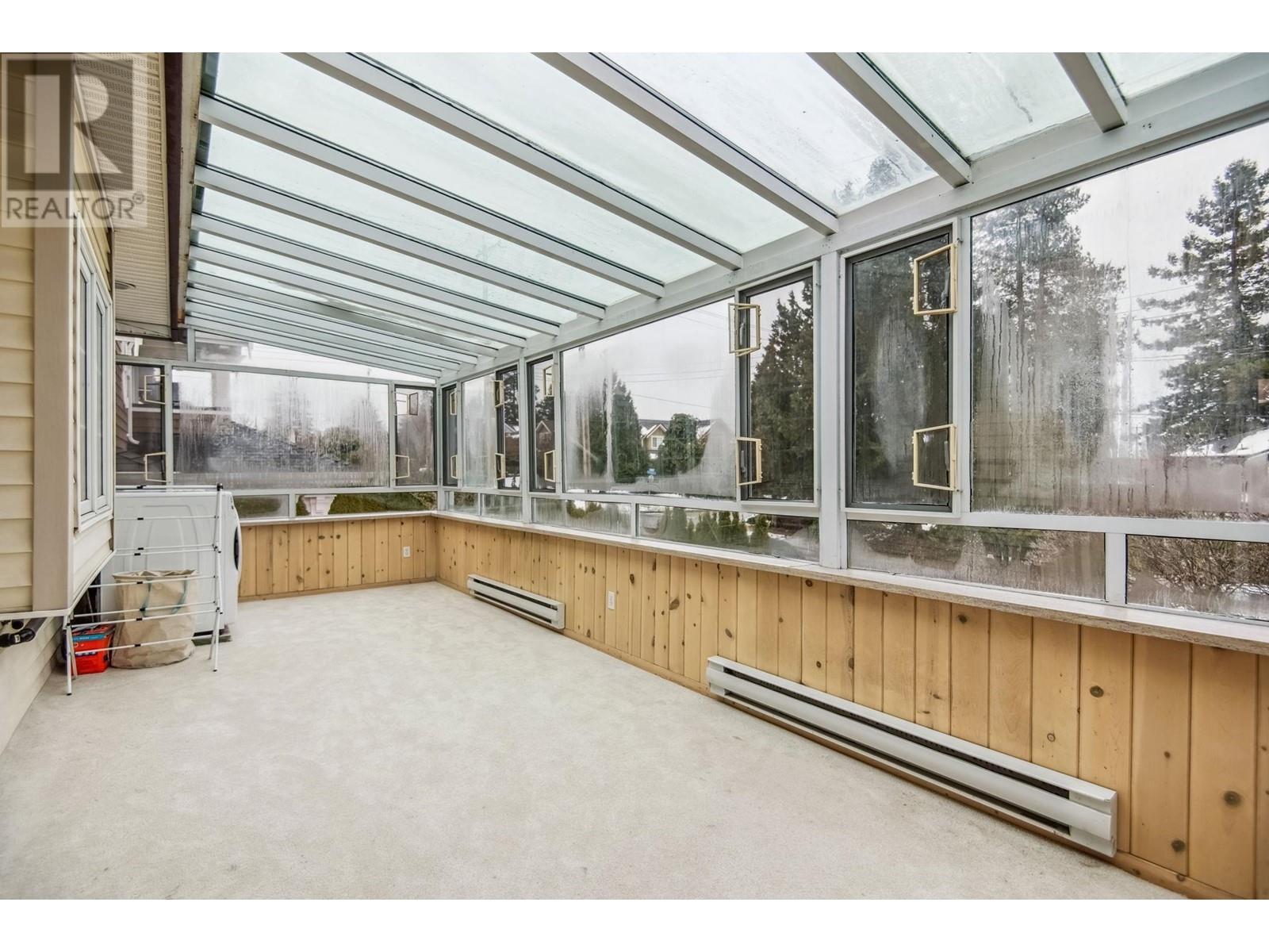 












628 E 9TH STREET

,
North Vancouver,




British Columbia
V7L2B7

