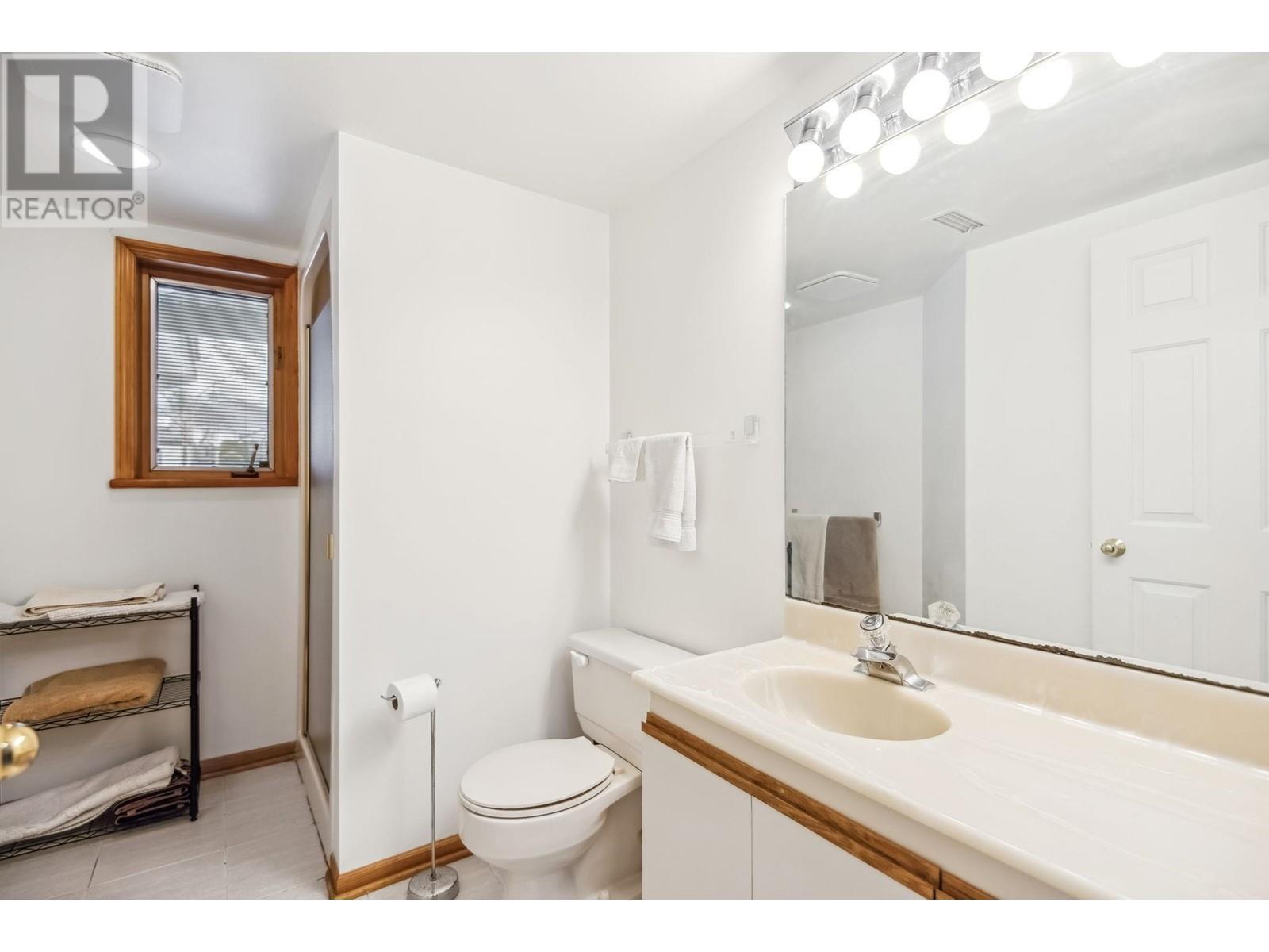 












628 E 9TH STREET

,
North Vancouver,




British Columbia
V7L2B7

