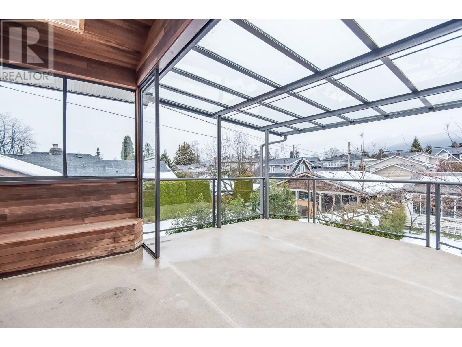 












628 E 9TH STREET

,
North Vancouver,




British Columbia
V7L2B7

