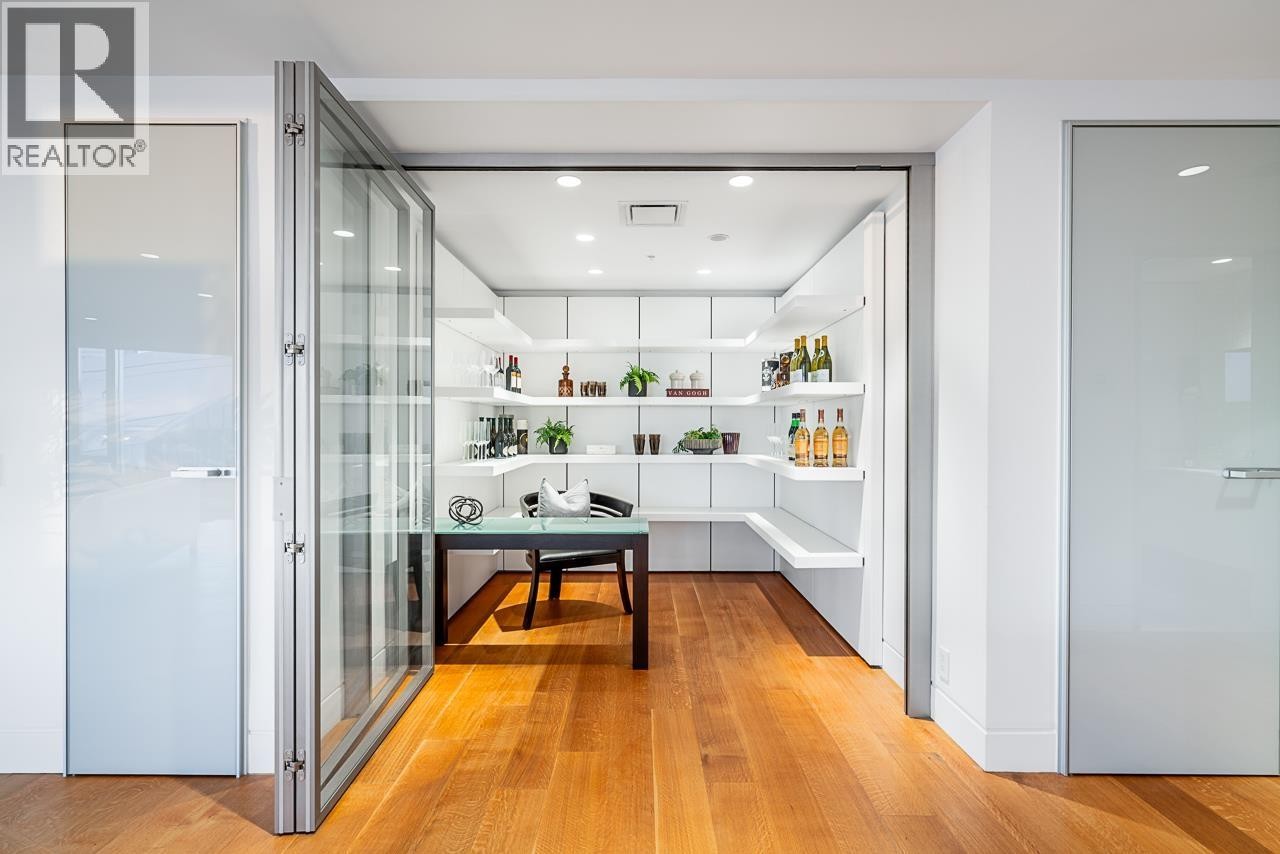 












4602 1011 W CORDOVA STREET

,
Vancouver,




British Columbia
V6C0B2

