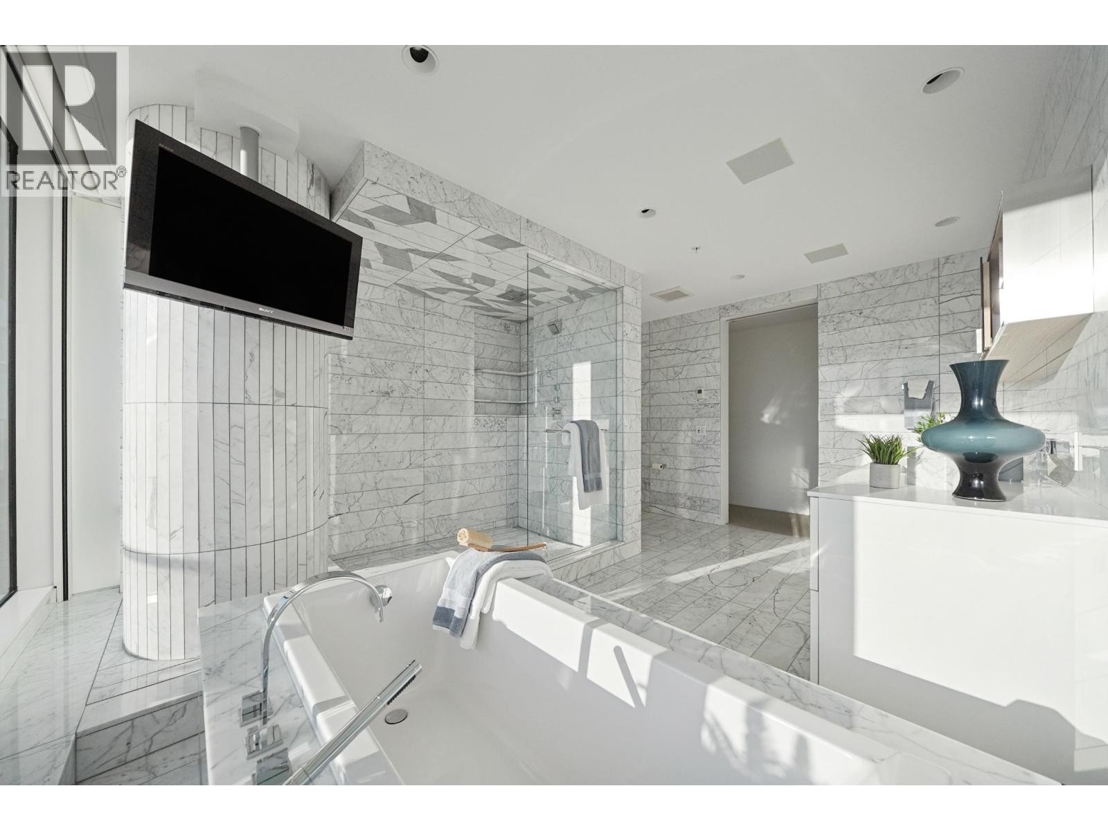 












4602 1011 W CORDOVA STREET

,
Vancouver,




British Columbia
V6C0B2

