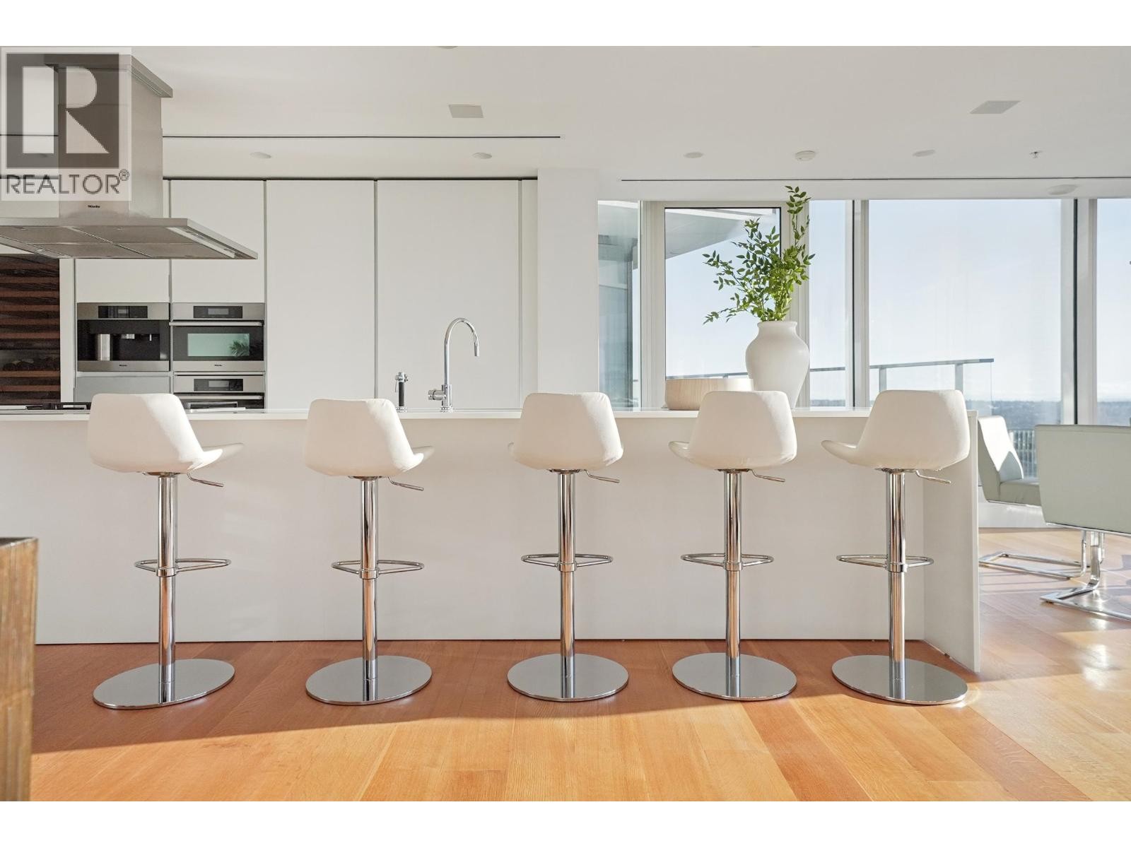 












4602 1011 W CORDOVA STREET

,
Vancouver,




British Columbia
V6C0B2

