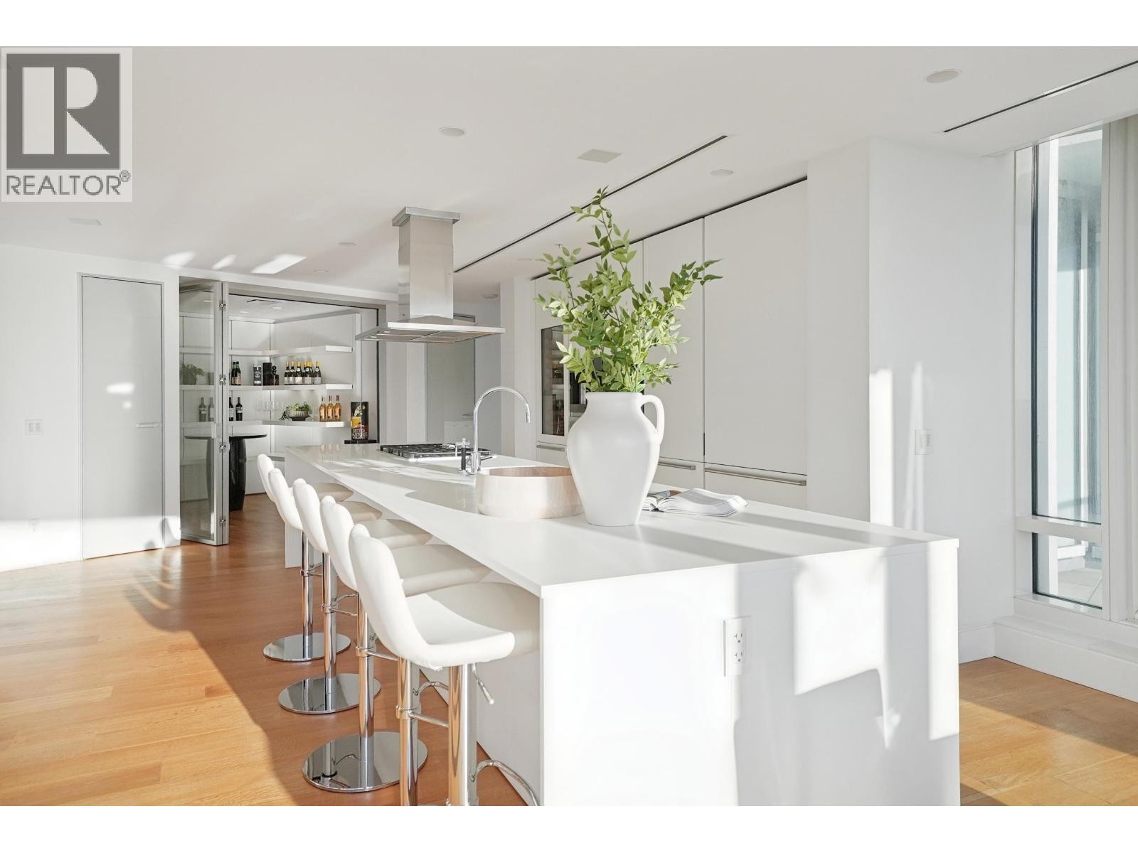 












4602 1011 W CORDOVA STREET

,
Vancouver,




British Columbia
V6C0B2

