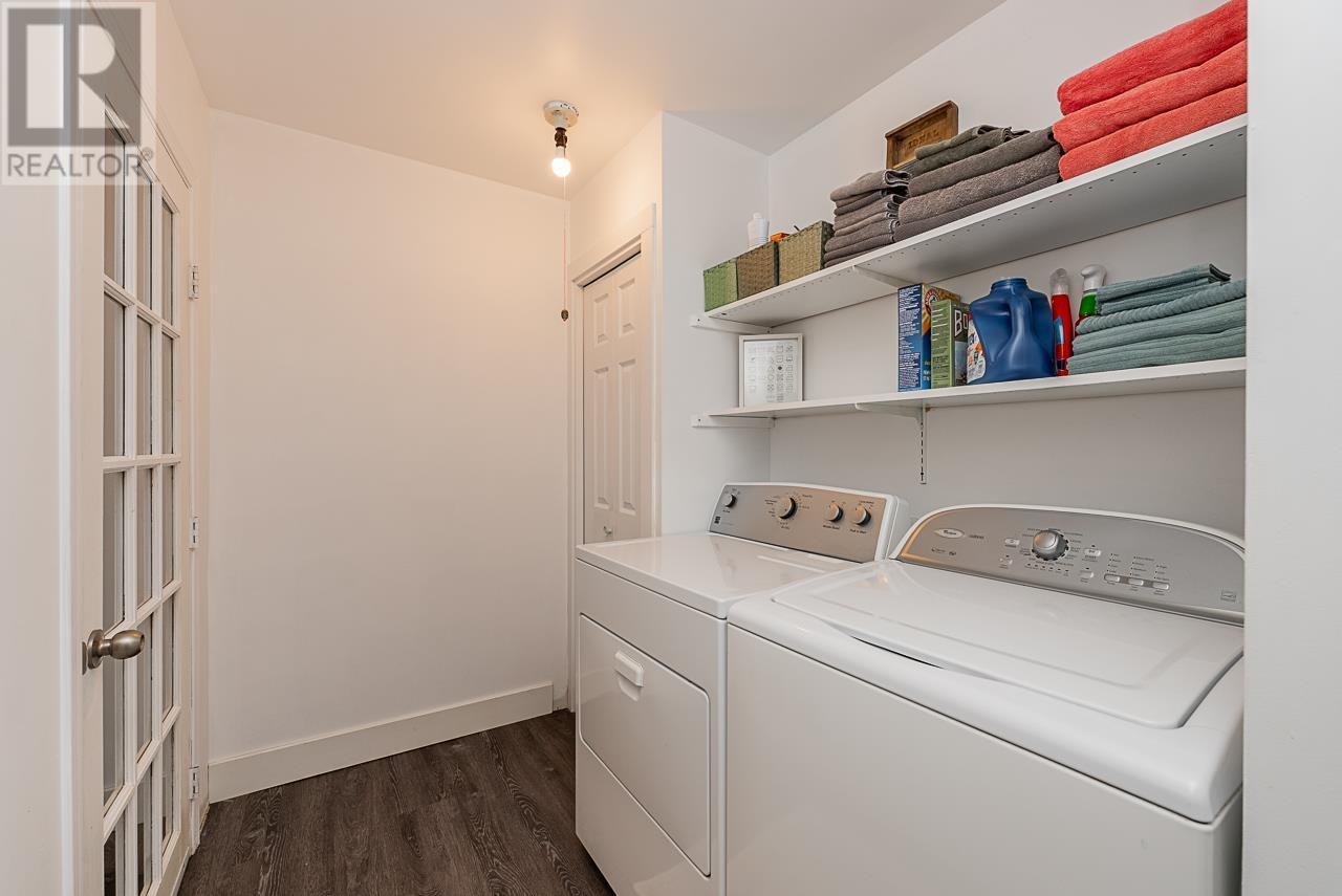 












328 E 16TH STREET

,
North Vancouver,




British Columbia
V7L2T2

