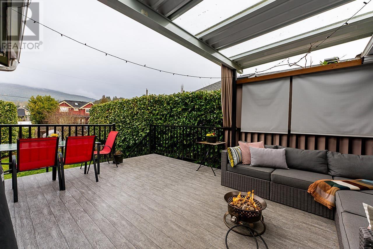 












328 E 16TH STREET

,
North Vancouver,




British Columbia
V7L2T2


