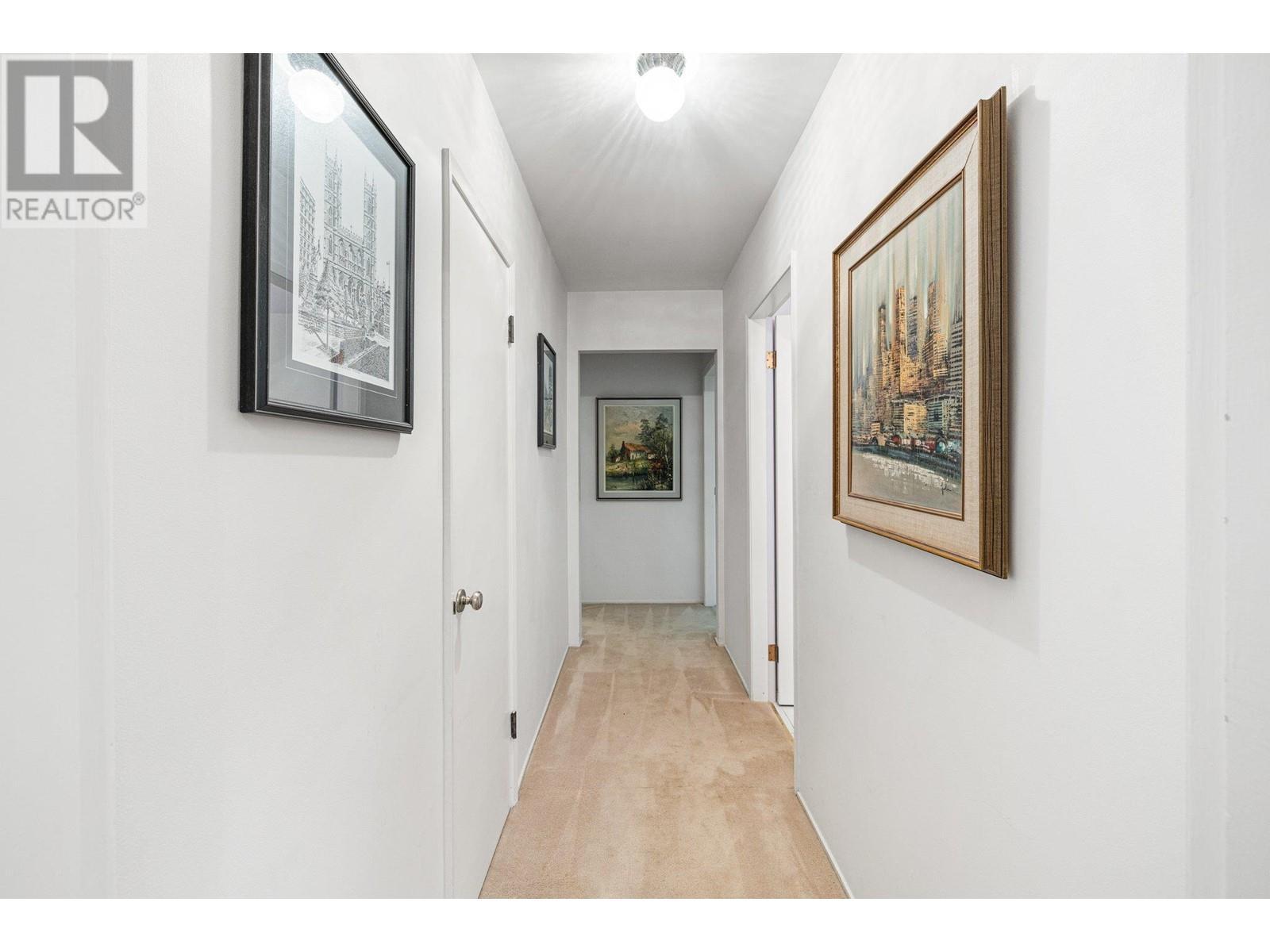 












350 ST JAMES CRESCENT

,
West Vancouver,




British Columbia
V7S1J8


