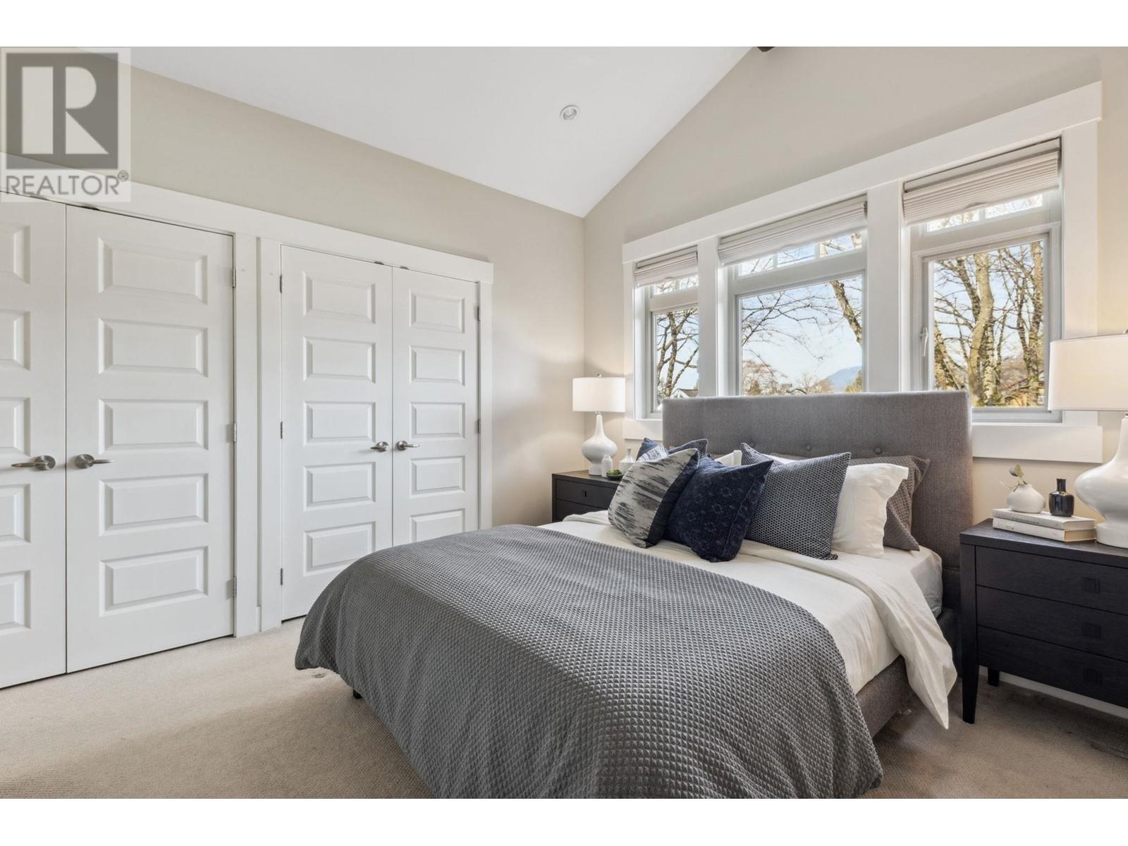 












2806 W 7TH AVENUE

,
Vancouver,




British Columbia
V6K1Z6

