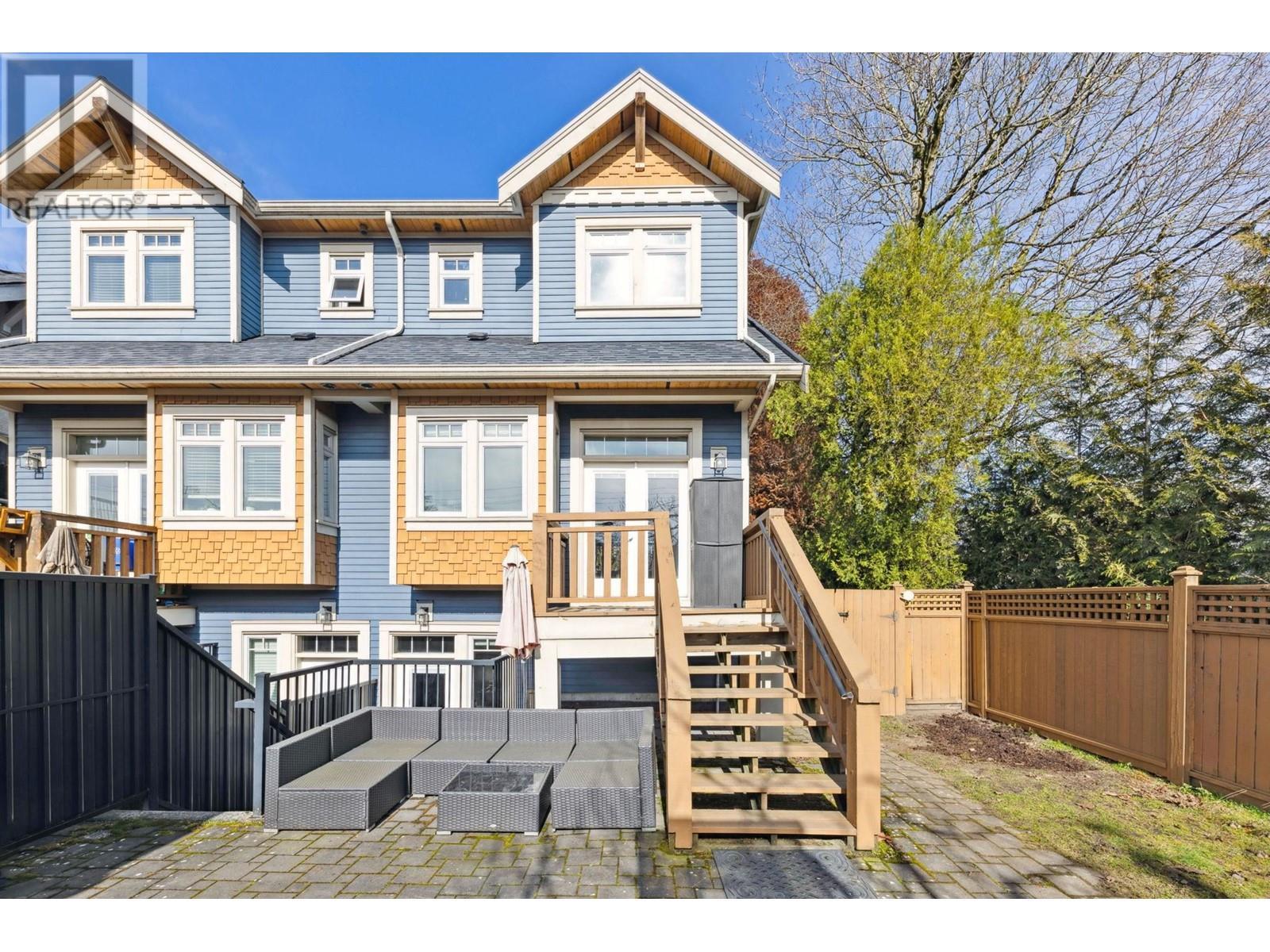 












2806 W 7TH AVENUE

,
Vancouver,




British Columbia
V6K1Z6

