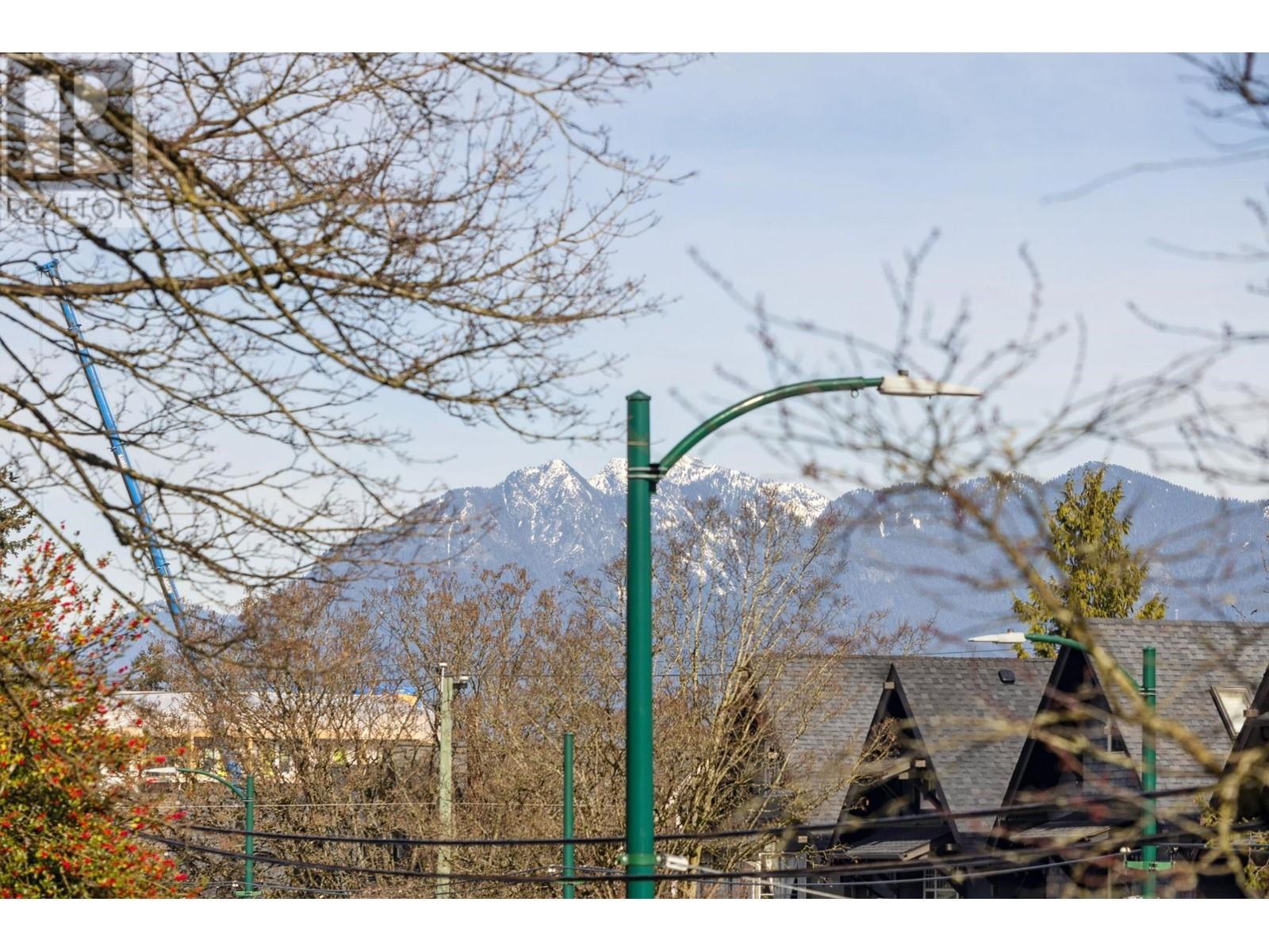 












2806 W 7TH AVENUE

,
Vancouver,




British Columbia
V6K1Z6

