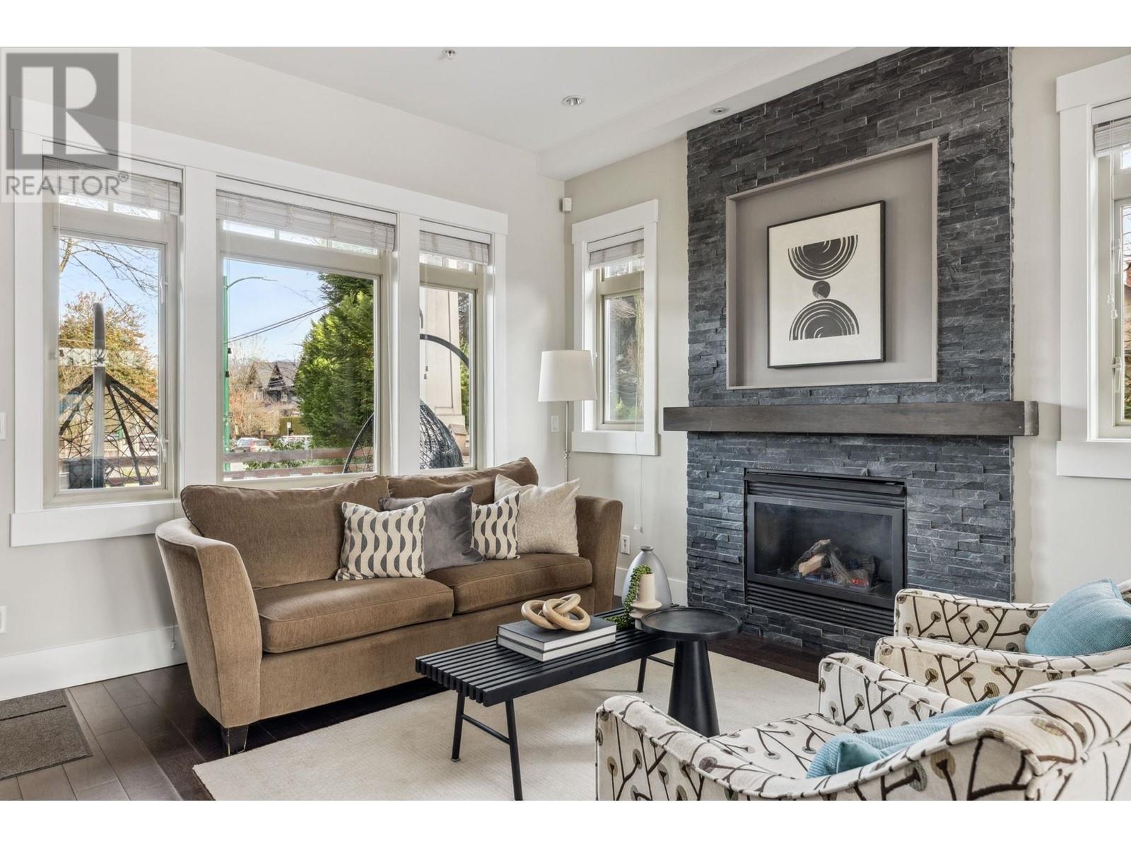












2806 W 7TH AVENUE

,
Vancouver,




British Columbia
V6K1Z6

