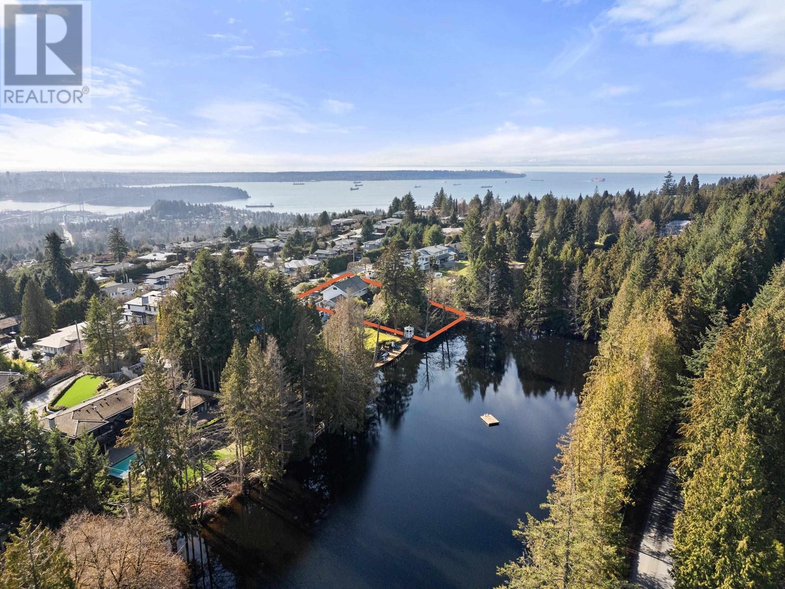 












945 GROVELAND ROAD

,
West Vancouver,




British Columbia
V7S1Y9

