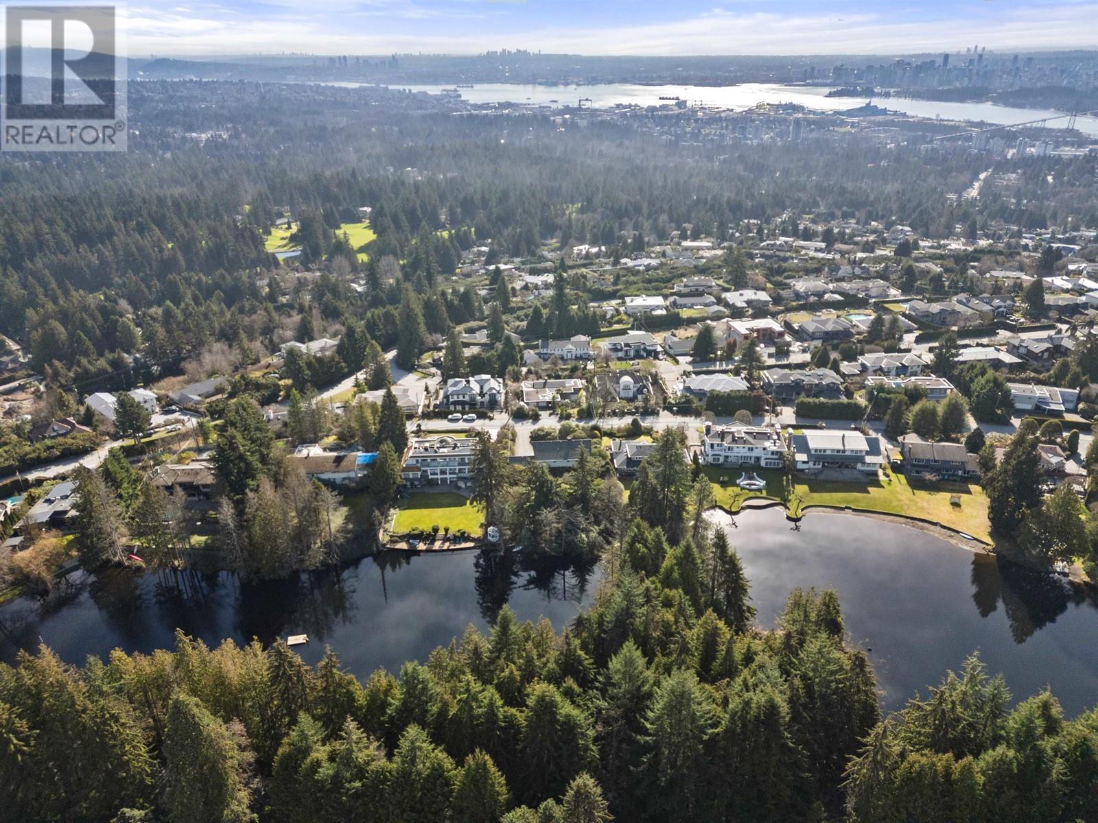 












945 GROVELAND ROAD

,
West Vancouver,




British Columbia
V7S1Y9


