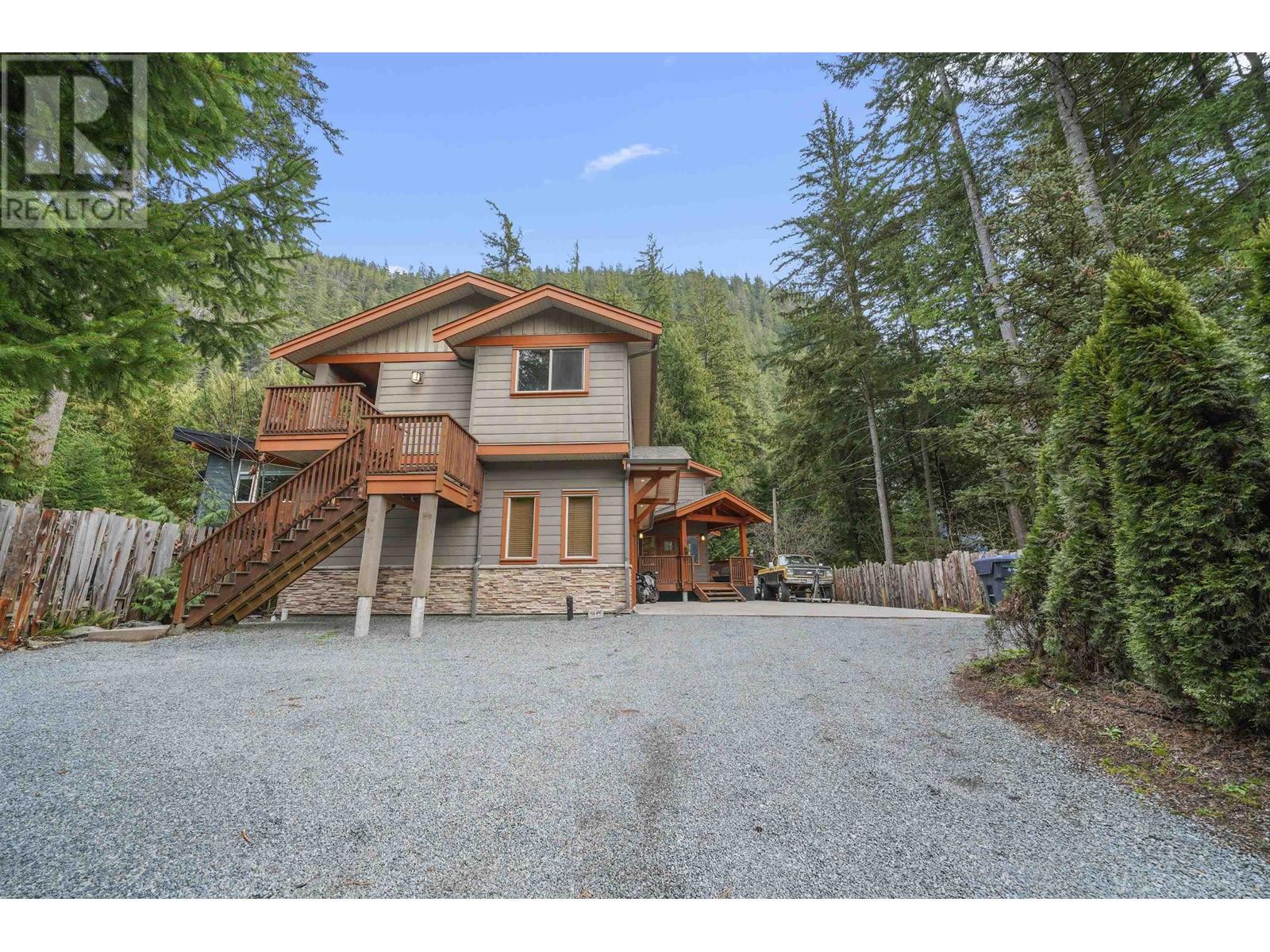 












1782 DEPOT ROAD

,
Squamish,




British Columbia
V0N1T0

