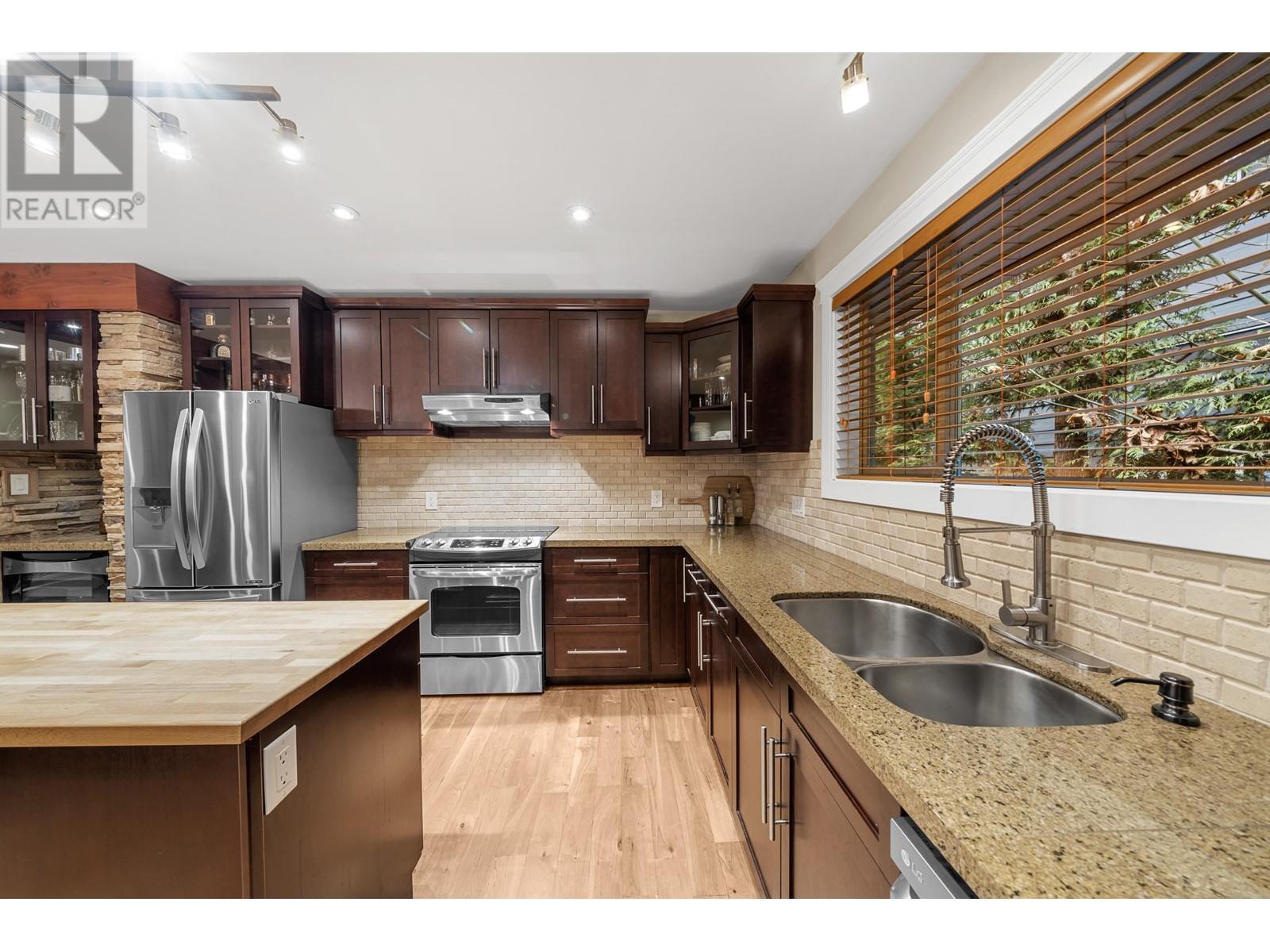 












1782 DEPOT ROAD

,
Squamish,




British Columbia
V0N1T0

