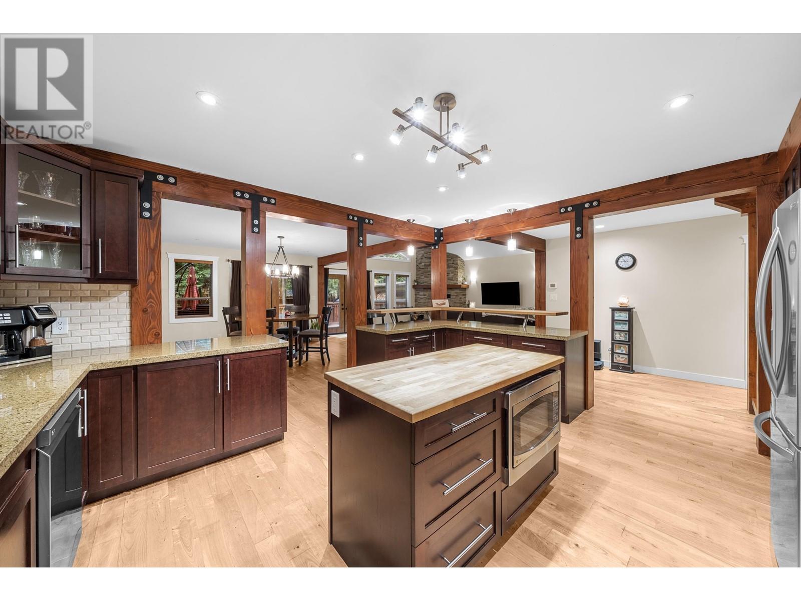 












1782 DEPOT ROAD

,
Squamish,




British Columbia
V0N1T0

