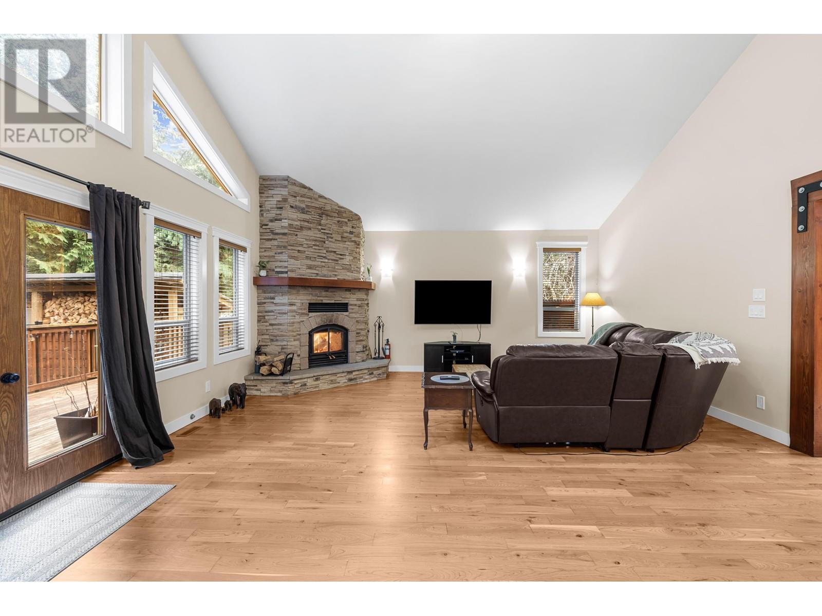 












1782 DEPOT ROAD

,
Squamish,




British Columbia
V0N1T0

