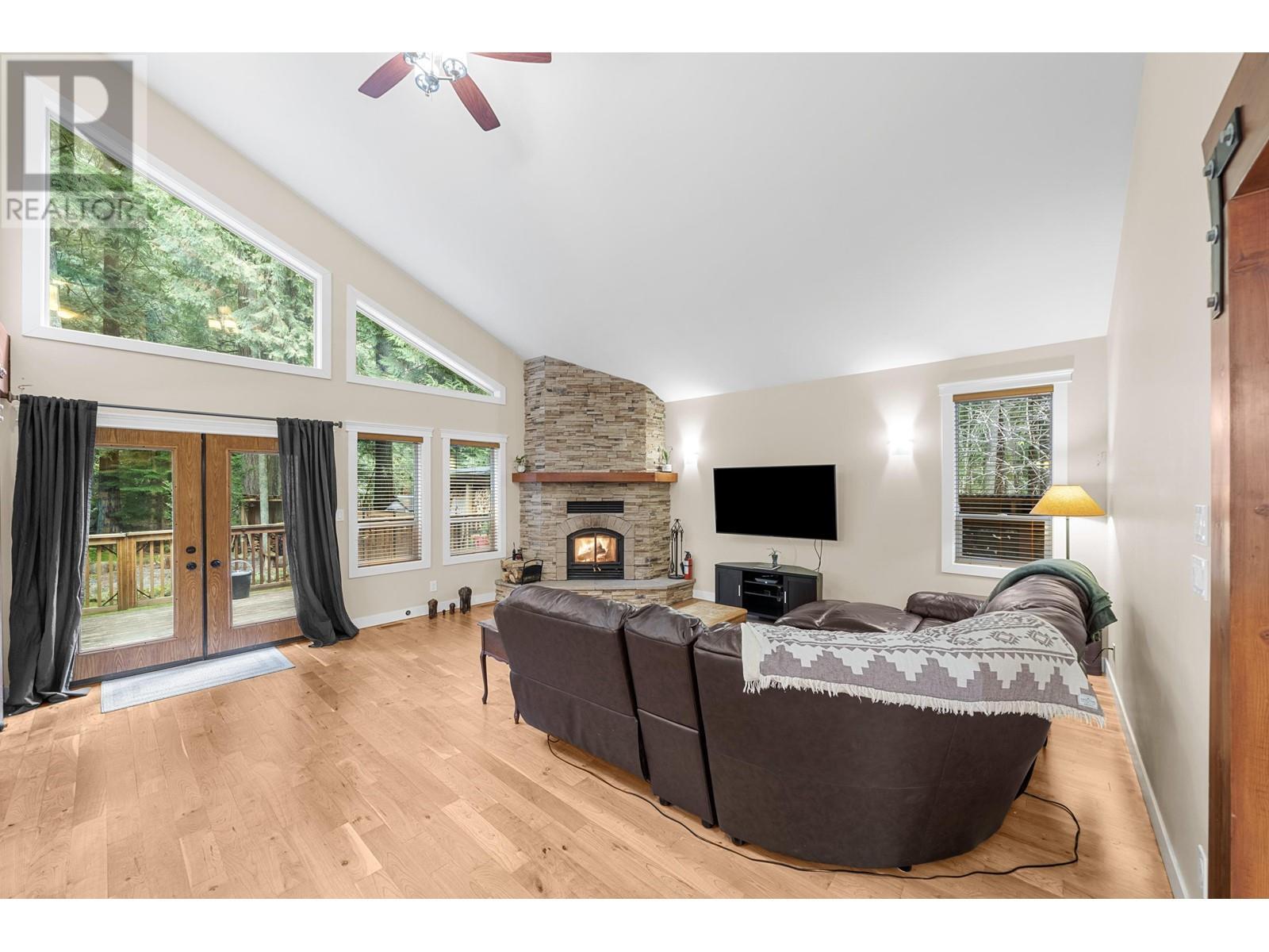 












1782 DEPOT ROAD

,
Squamish,




British Columbia
V0N1T0

