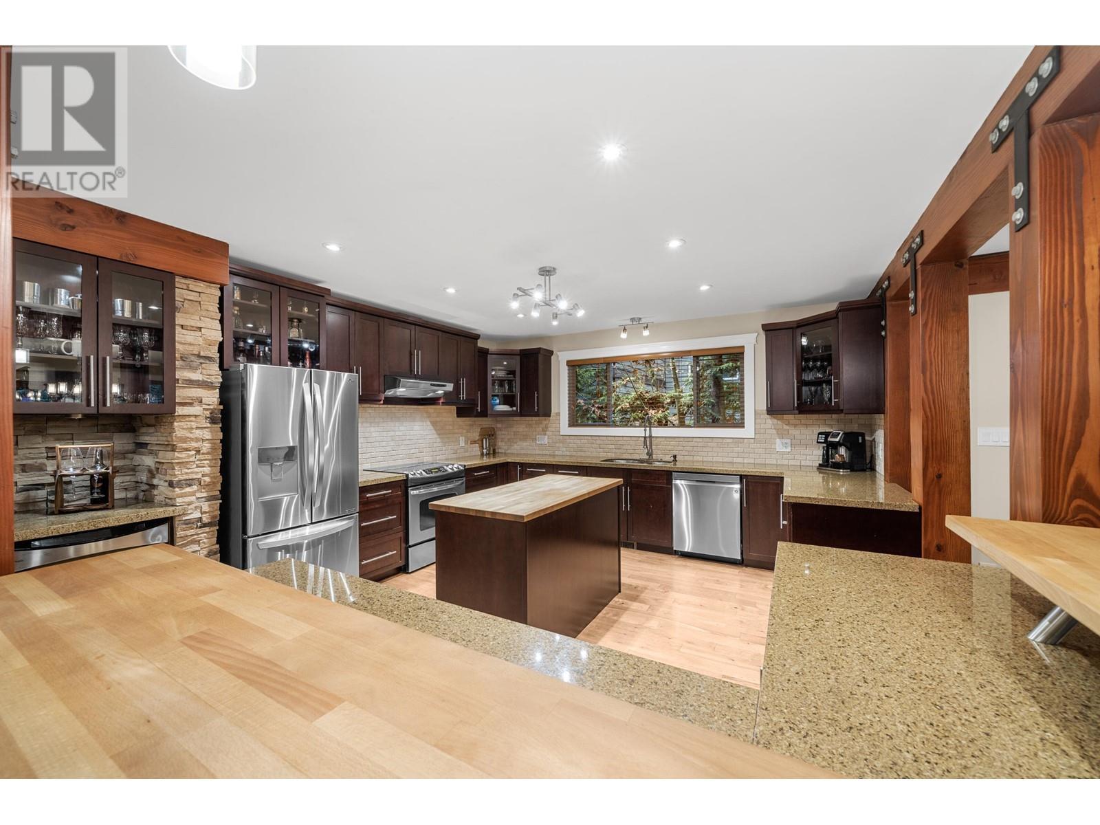 












1782 DEPOT ROAD

,
Squamish,




British Columbia
V0N1T0

