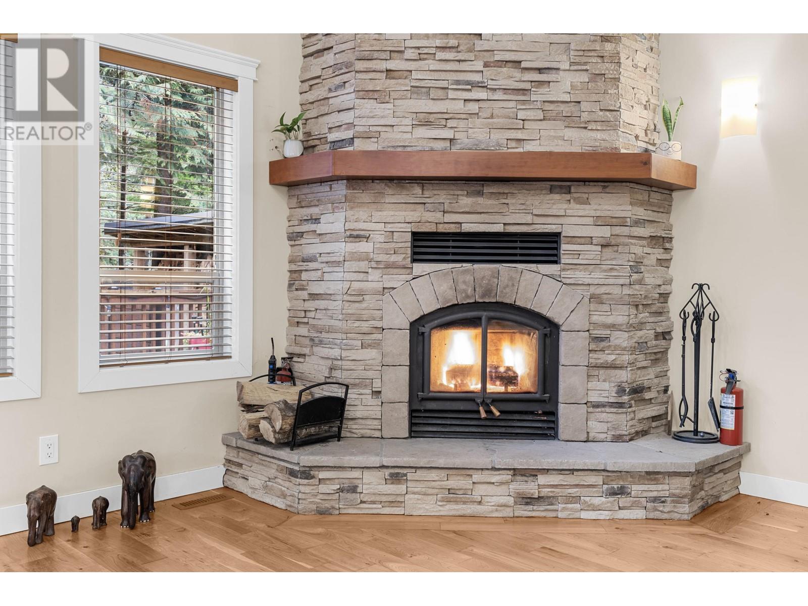 












1782 DEPOT ROAD

,
Squamish,




British Columbia
V0N1T0


