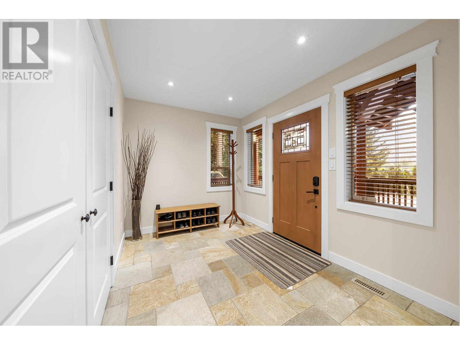 












1782 DEPOT ROAD

,
Squamish,




British Columbia
V0N1T0

