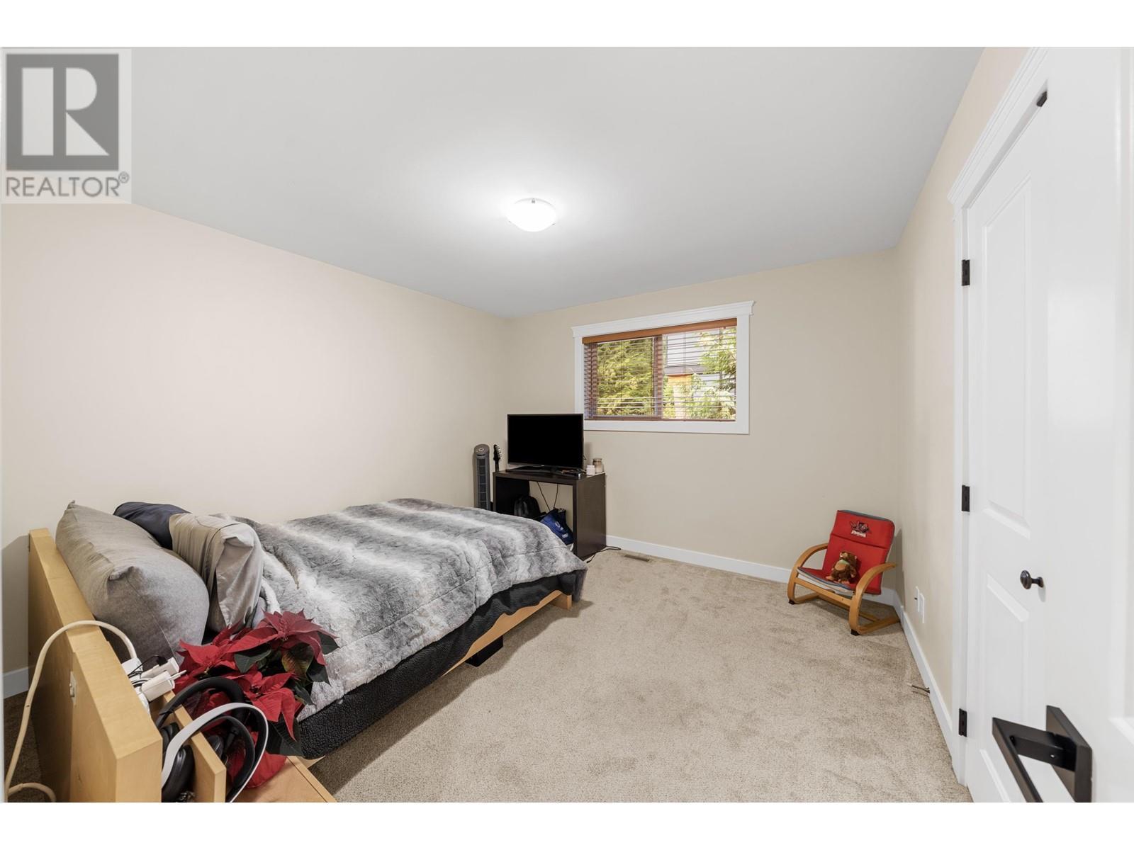 












1782 DEPOT ROAD

,
Squamish,




British Columbia
V0N1T0

