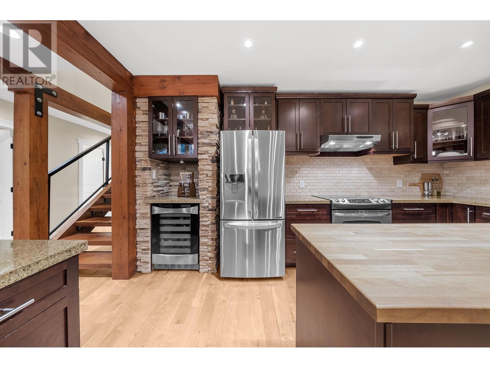 












1782 DEPOT ROAD

,
Squamish,




British Columbia
V0N1T0

