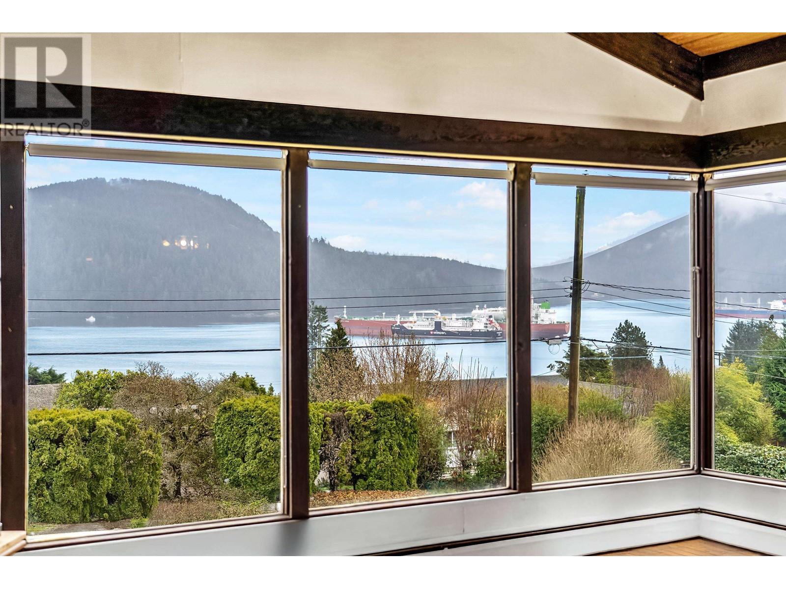 












645 BAYCREST DRIVE

,
North Vancouver,




British Columbia
V7G1N7

