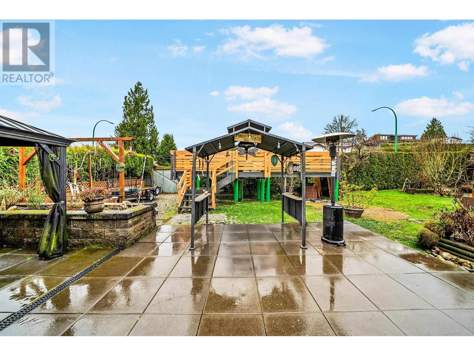 












645 BAYCREST DRIVE

,
North Vancouver,




British Columbia
V7G1N7


