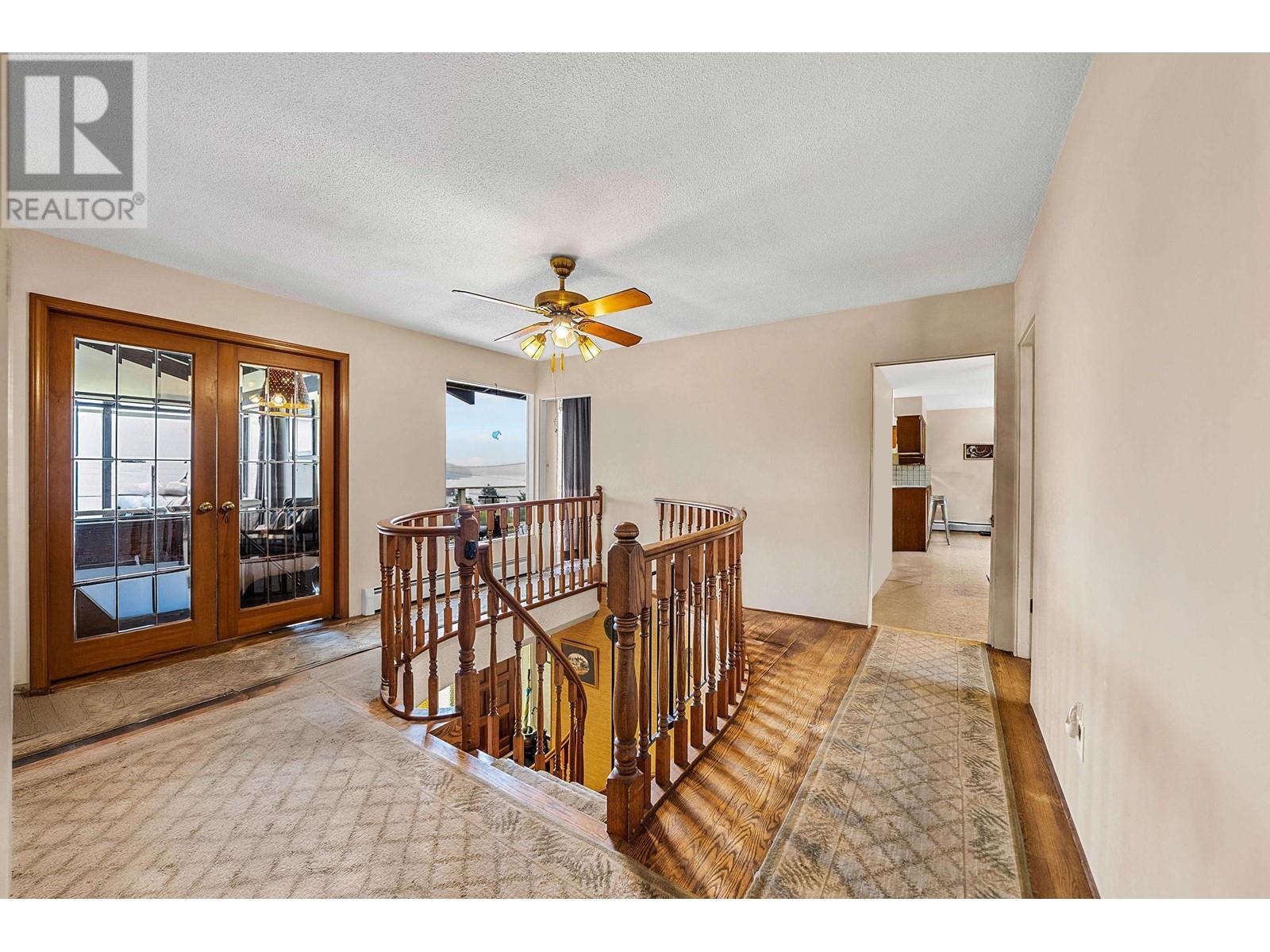 












645 BAYCREST DRIVE

,
North Vancouver,




British Columbia
V7G1N7

