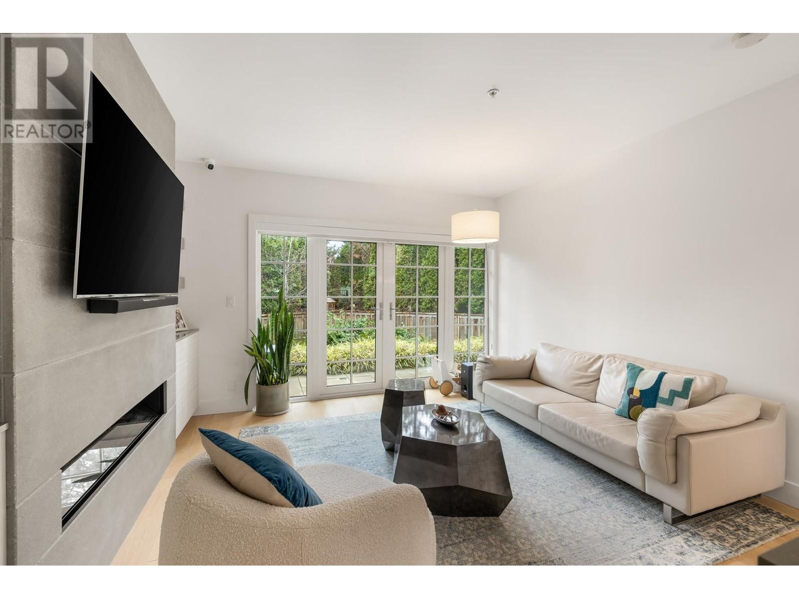 












15 1133 RIDGEWOOD DRIVE

,
North Vancouver,




British Columbia
V7R0A5

