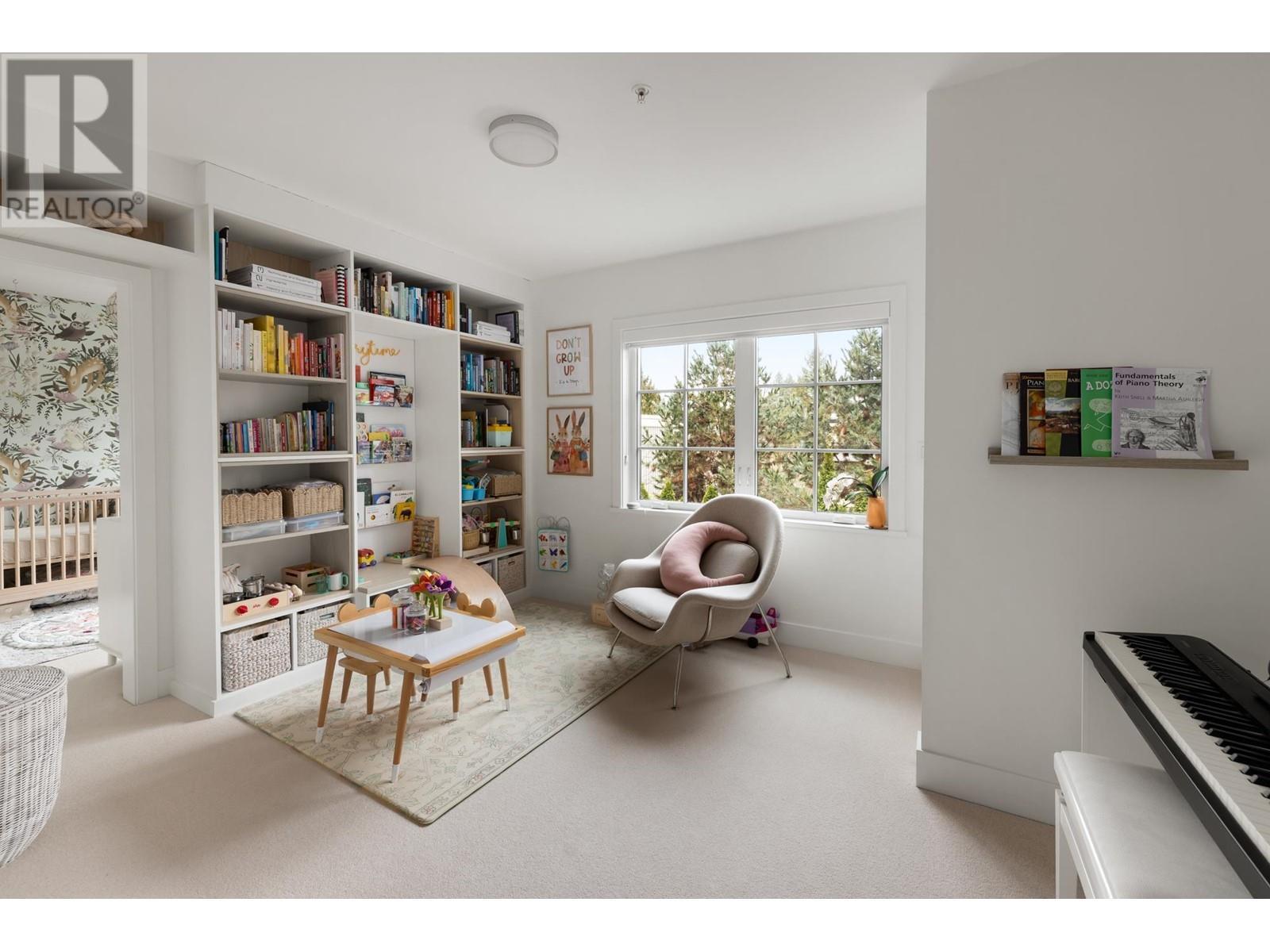 












15 1133 RIDGEWOOD DRIVE

,
North Vancouver,




British Columbia
V7R0A5

