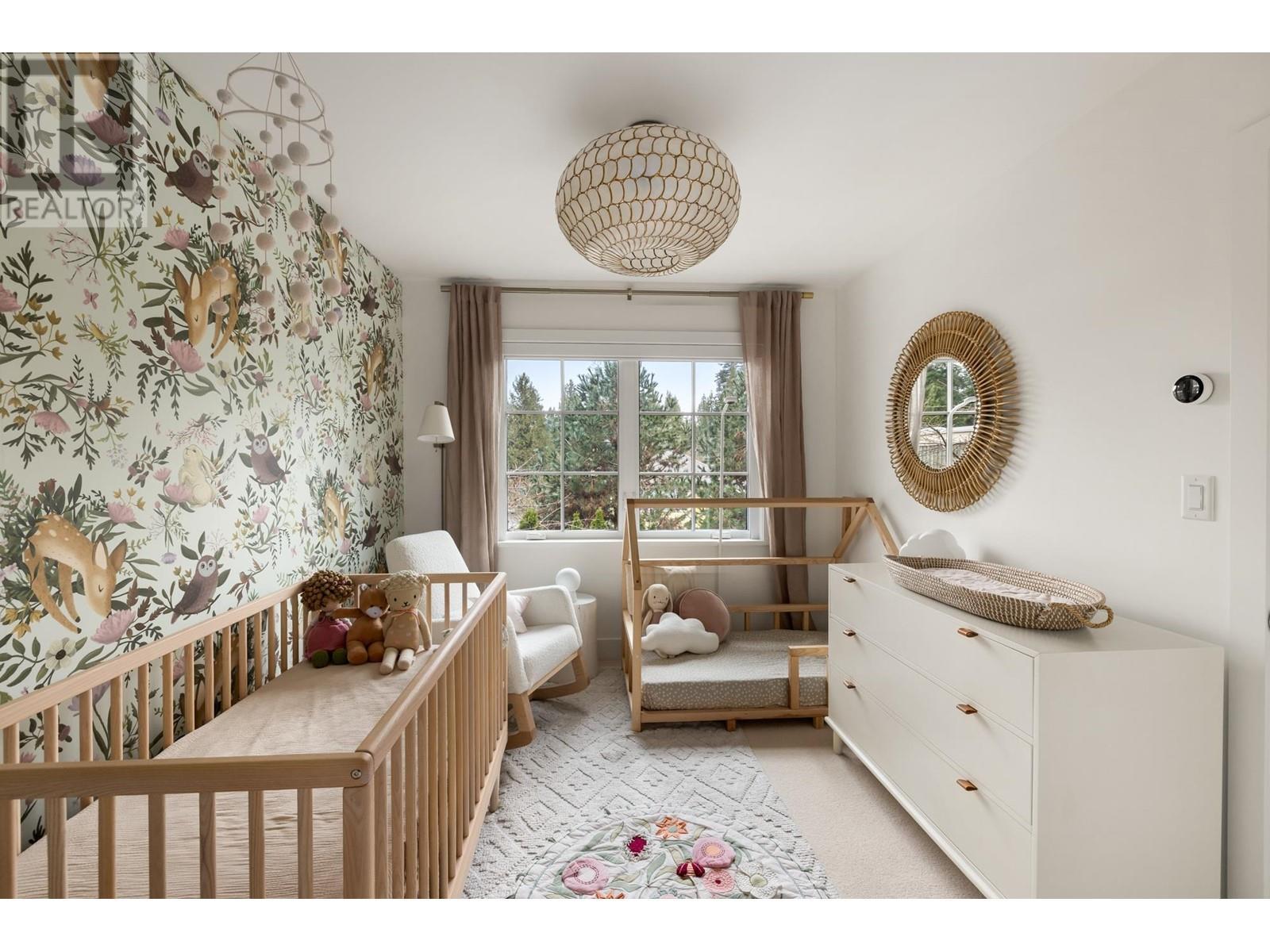 












15 1133 RIDGEWOOD DRIVE

,
North Vancouver,




British Columbia
V7R0A5

