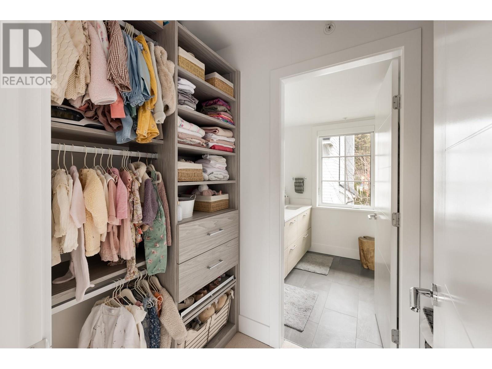 












15 1133 RIDGEWOOD DRIVE

,
North Vancouver,




British Columbia
V7R0A5

