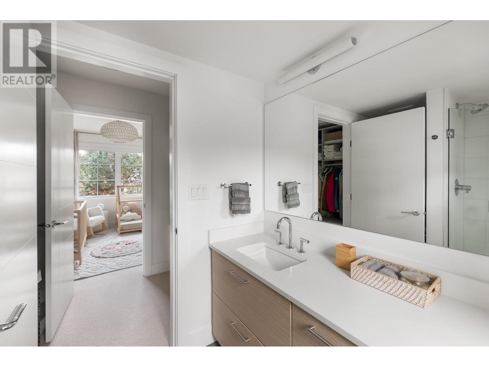 












15 1133 RIDGEWOOD DRIVE

,
North Vancouver,




British Columbia
V7R0A5

