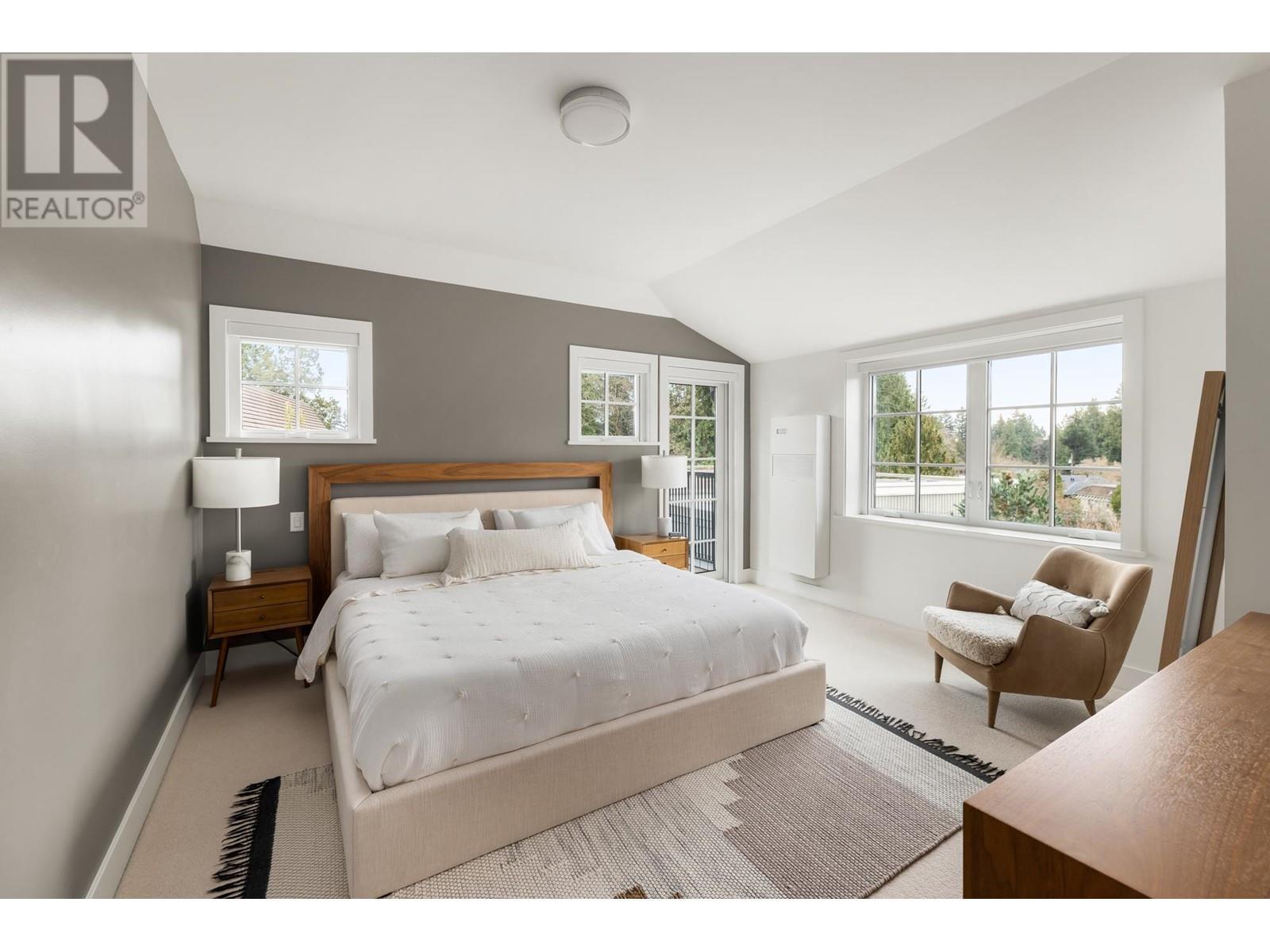 












15 1133 RIDGEWOOD DRIVE

,
North Vancouver,




British Columbia
V7R0A5

