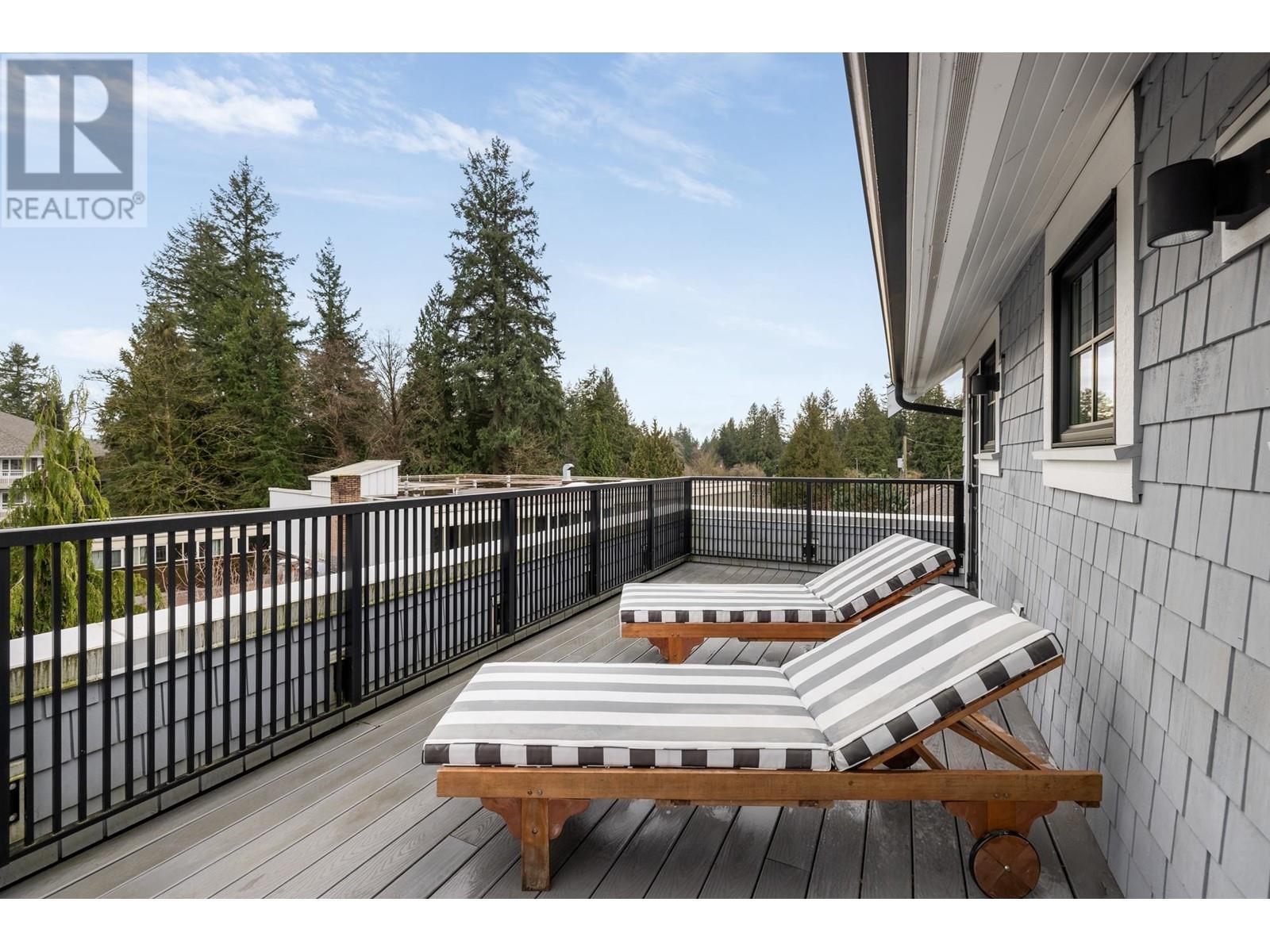 












15 1133 RIDGEWOOD DRIVE

,
North Vancouver,




British Columbia
V7R0A5

