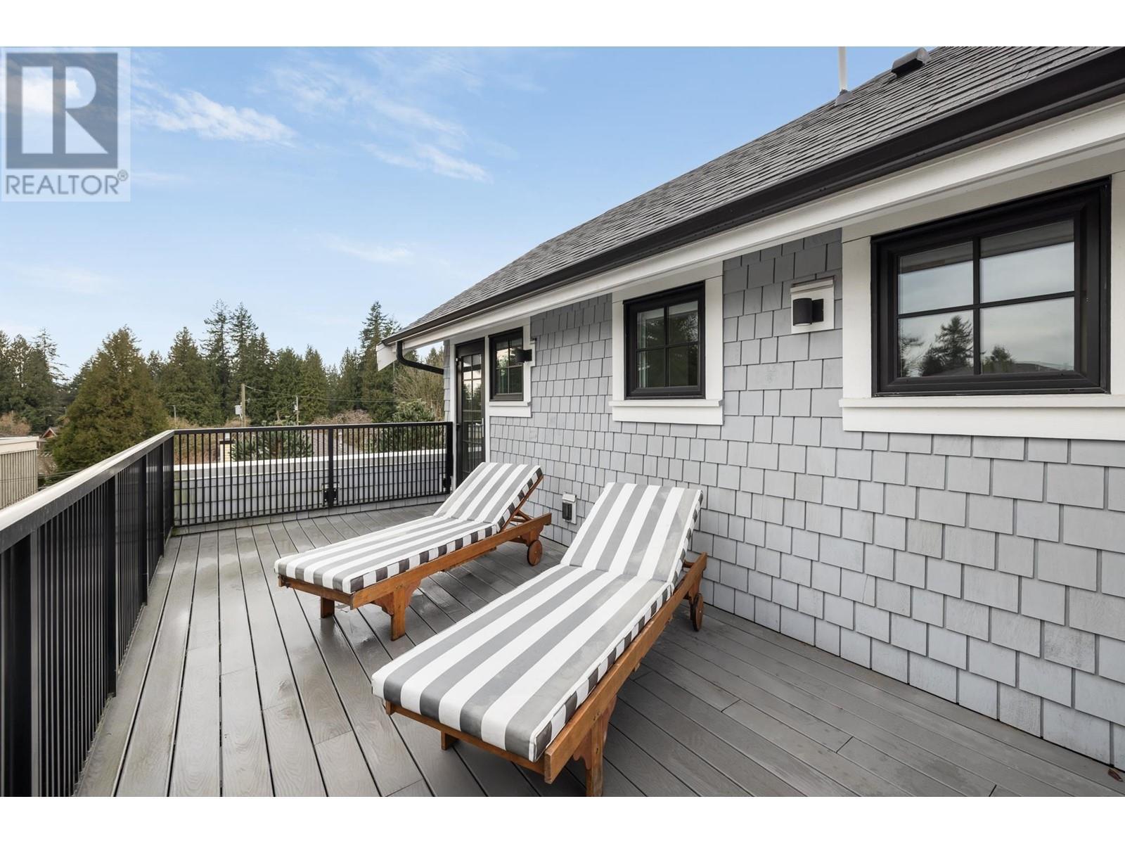 












15 1133 RIDGEWOOD DRIVE

,
North Vancouver,




British Columbia
V7R0A5

