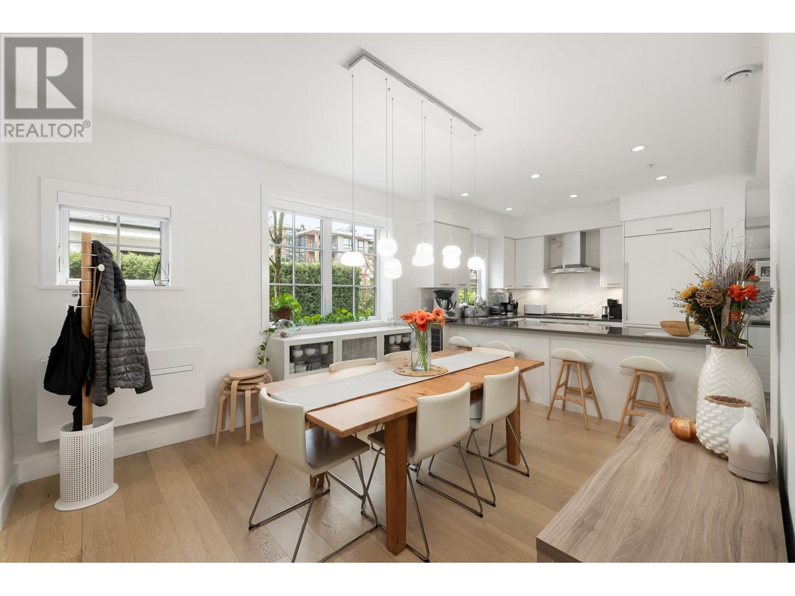 












15 1133 RIDGEWOOD DRIVE

,
North Vancouver,




British Columbia
V7R0A5

