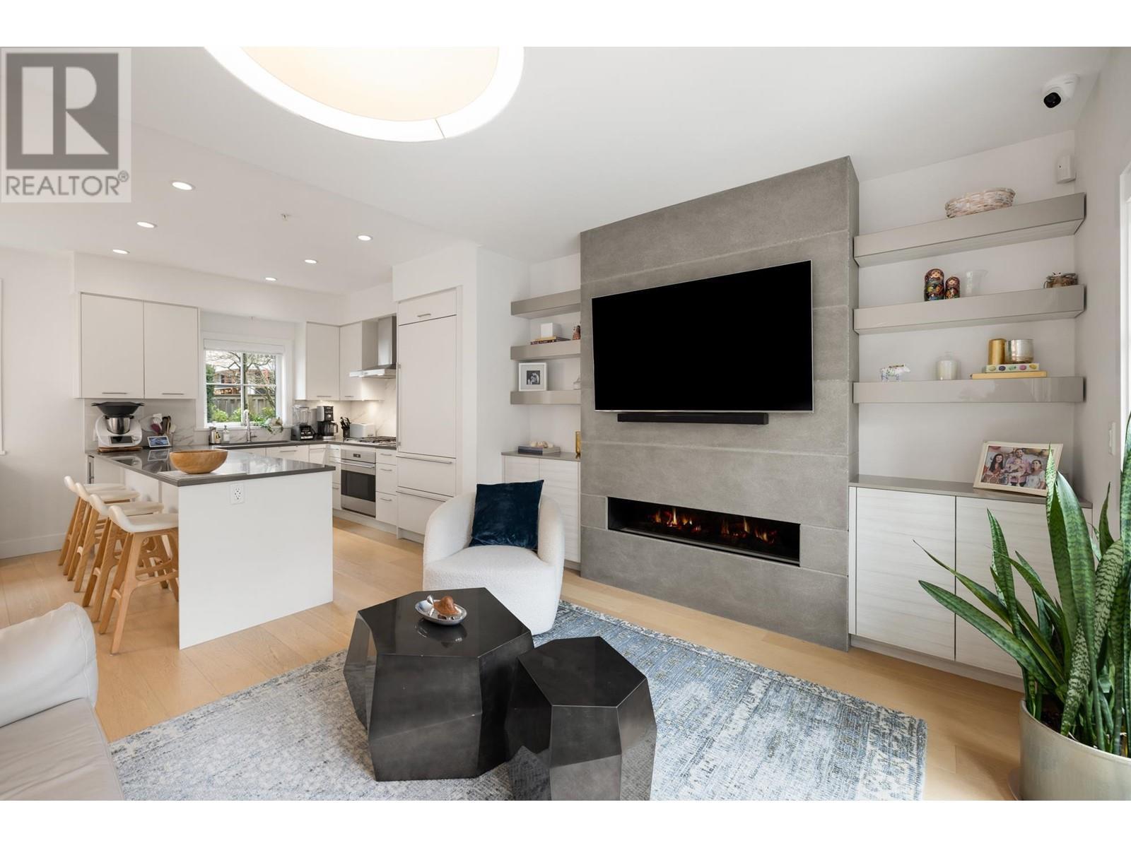 












15 1133 RIDGEWOOD DRIVE

,
North Vancouver,




British Columbia
V7R0A5

