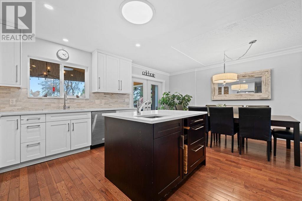 












549 W 22ND STREET

,
North Vancouver,




British Columbia
V7M2A6

