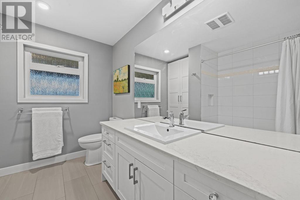 












549 W 22ND STREET

,
North Vancouver,




British Columbia
V7M2A6


