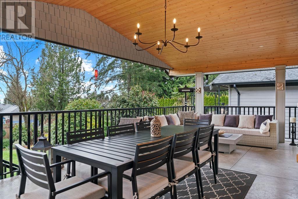 












549 W 22ND STREET

,
North Vancouver,




British Columbia
V7M2A6

